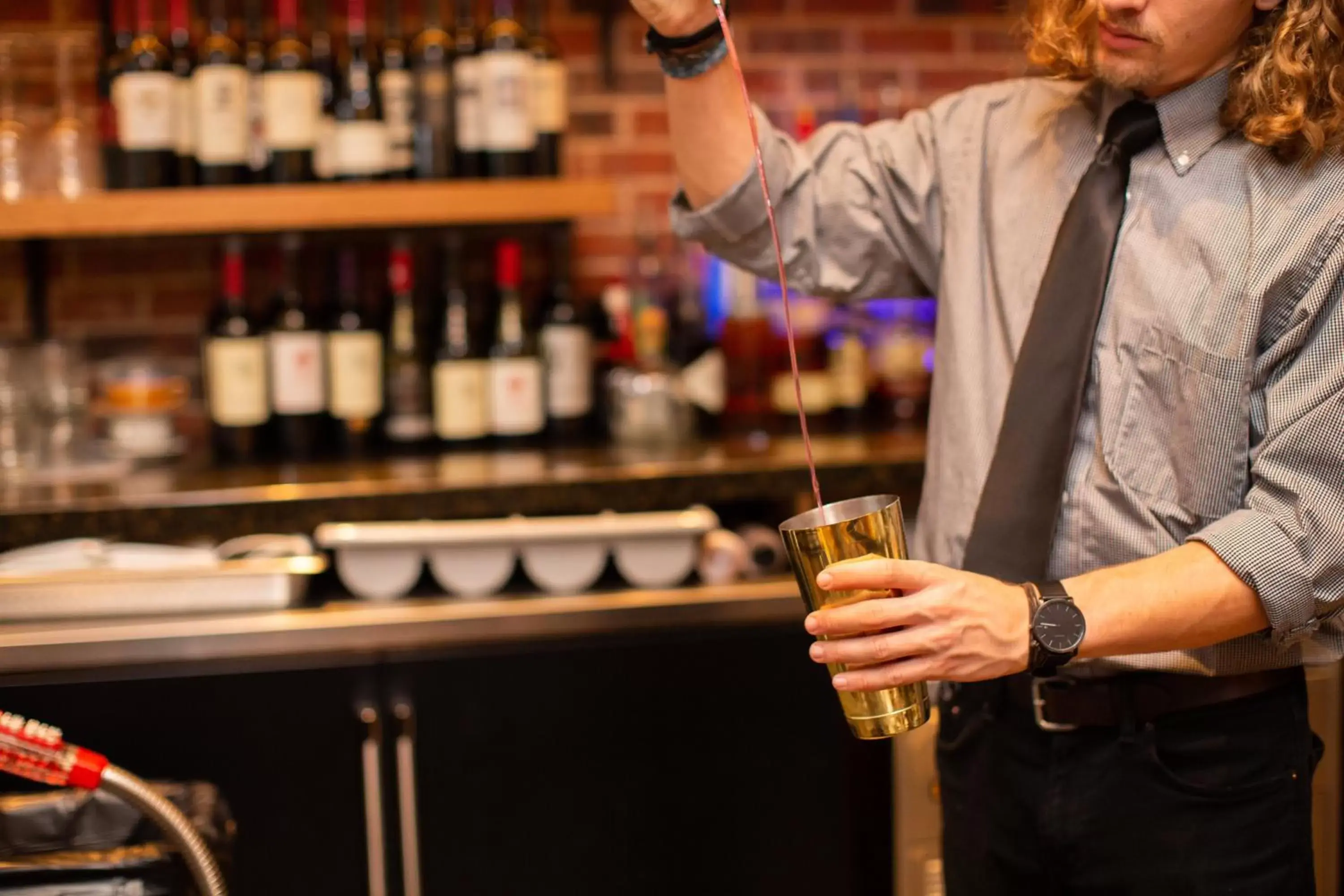 Lounge or bar in Hotel Indigo Hattiesburg by IHG Lounge or bar in Hotel Indigo Hattiesburg by IHG