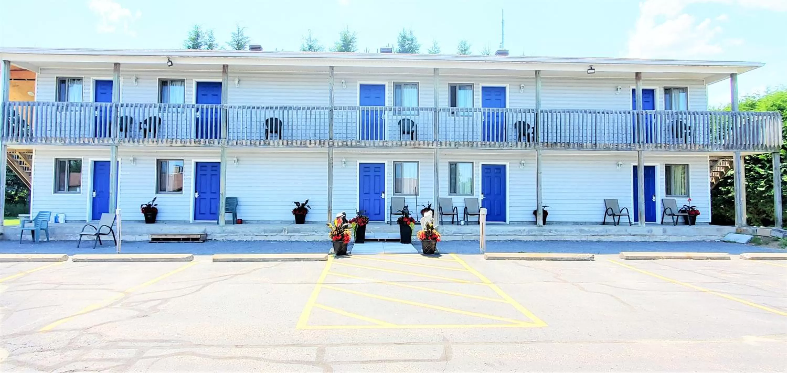 Property building in Knights Inn Colonial Fireside Inn