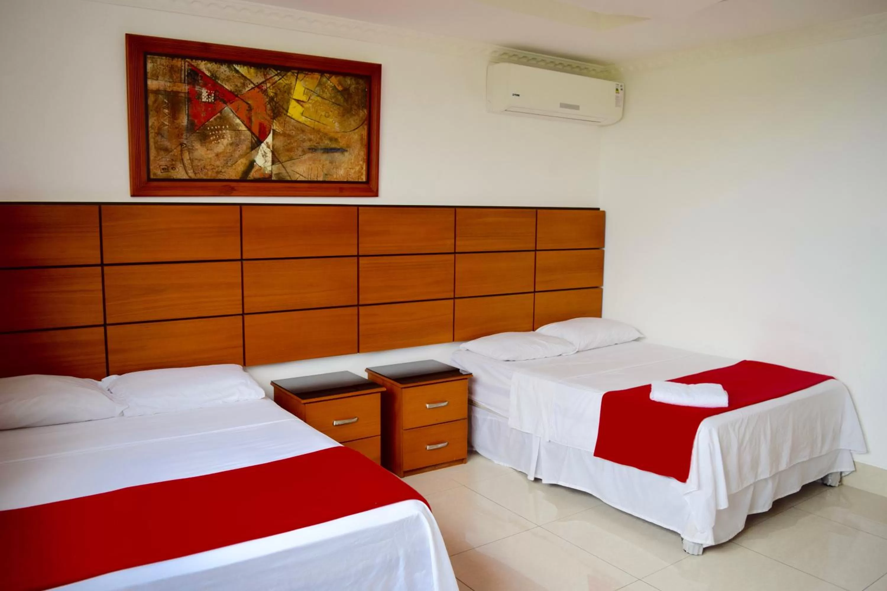 Photo of the whole room, Bed in Hotel Apart Guayaquil Aeropuerto