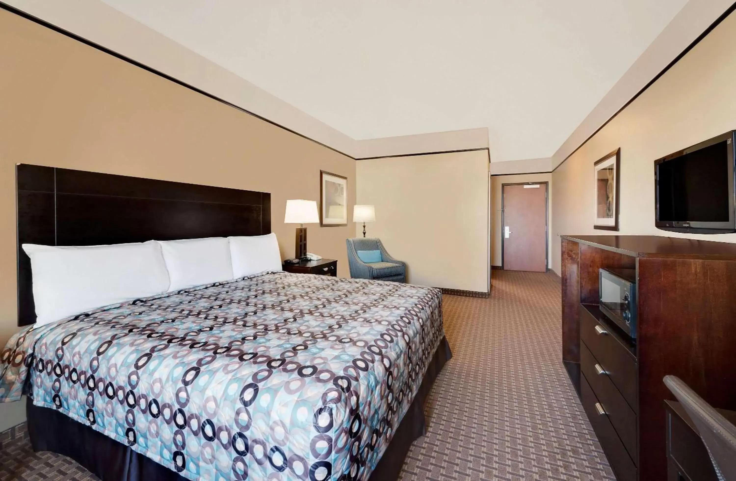 Photo of the whole room, Bed in Super 8 by Wyndham Odessa TX