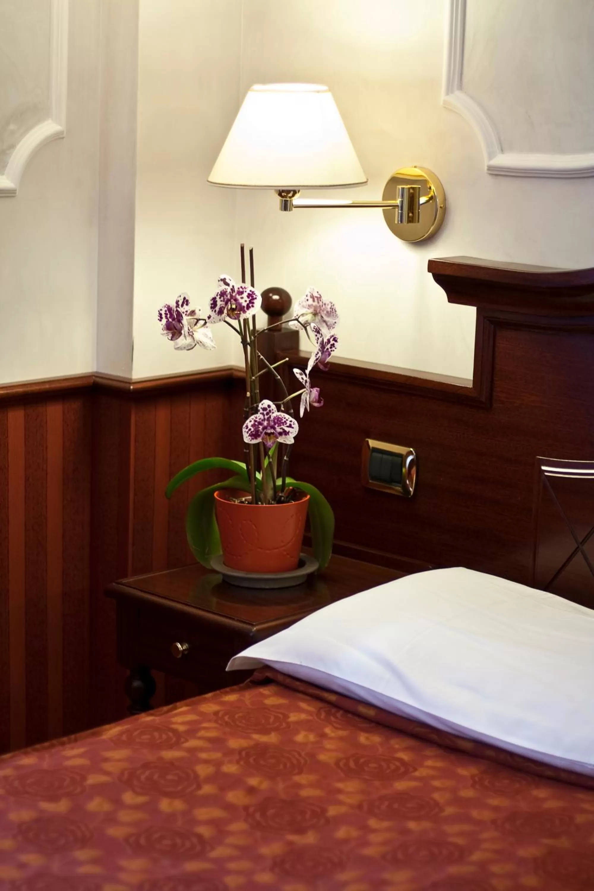 Decorative detail, Bed in Hotel Best Roma