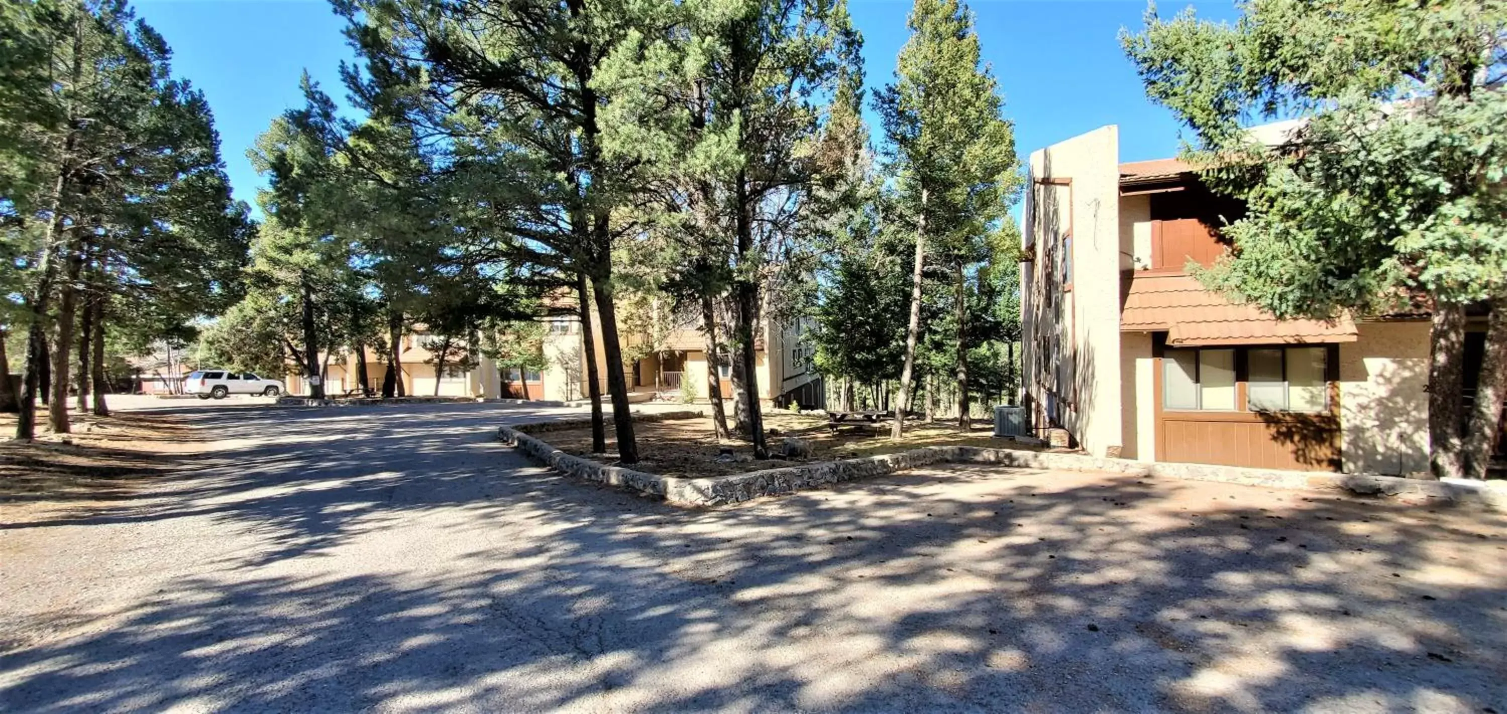 Facade/entrance in High Sierra Condominiums