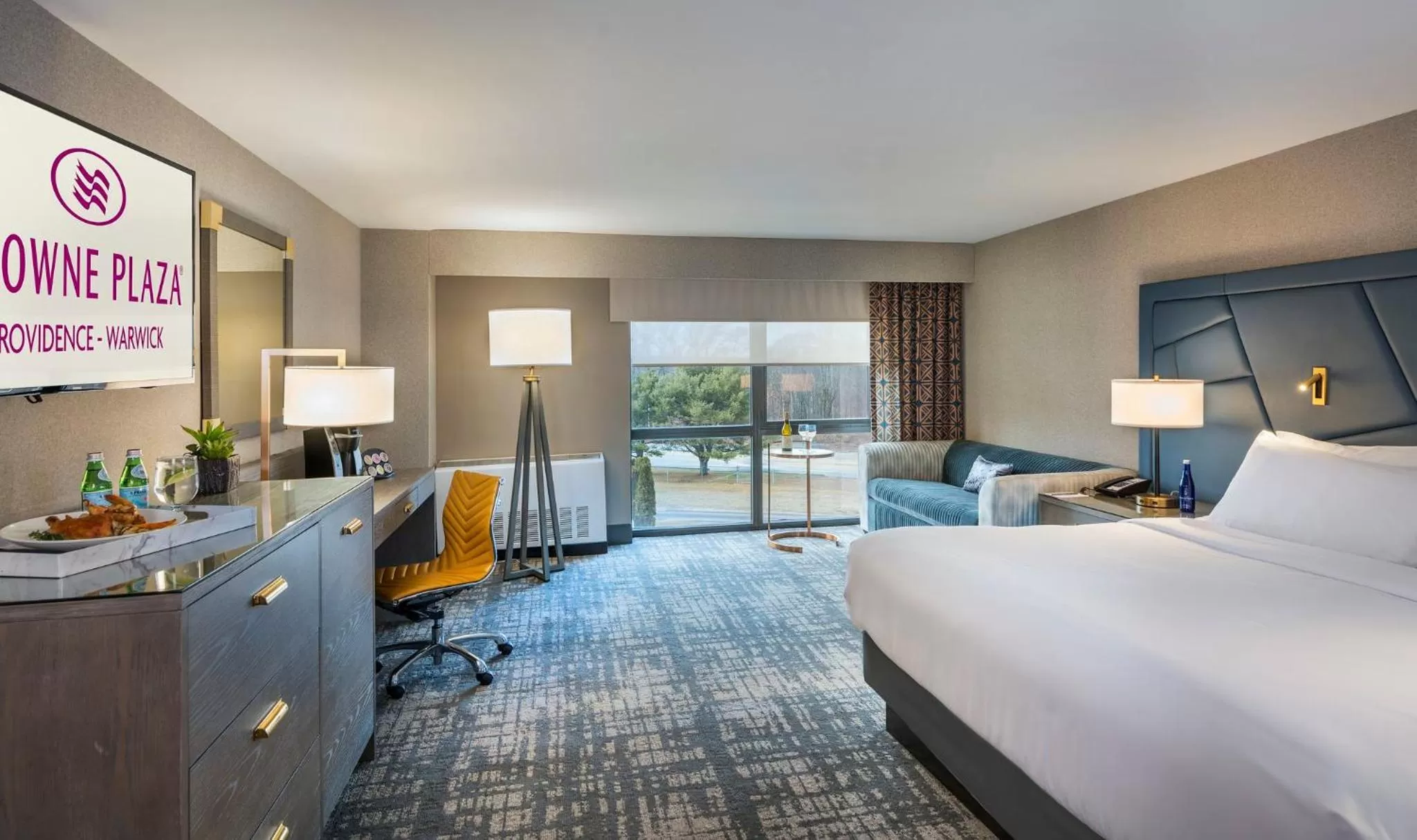Photo of the whole room, Bed in Crowne Plaza Providence-Warwick (Airport) by IHG