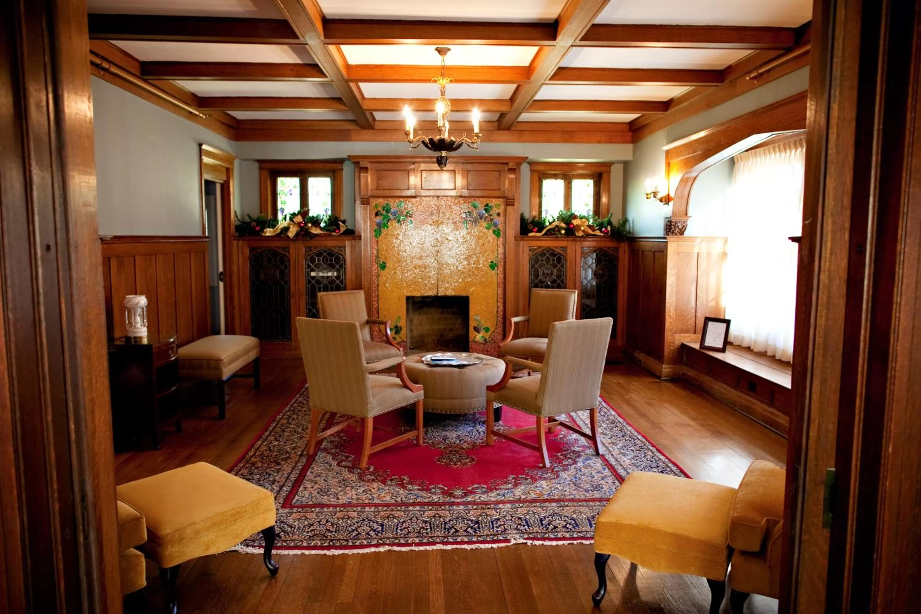 Day in Mansions on Fifth