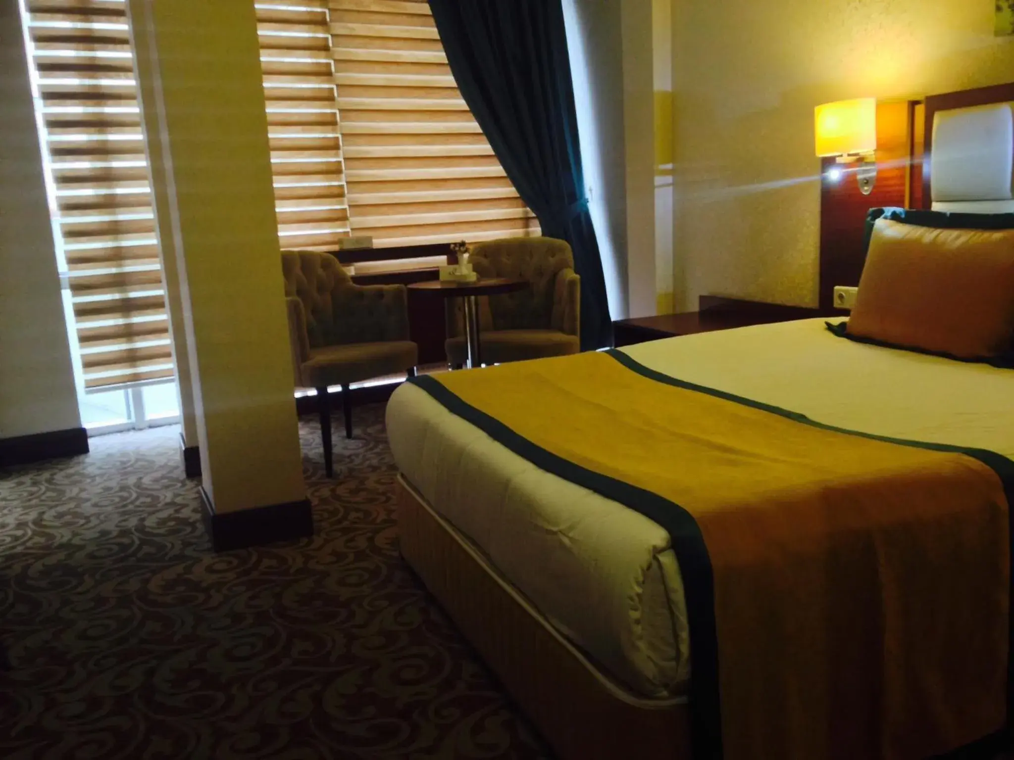 Bedroom, Bed in Asrin Business Hotel K?z?lay