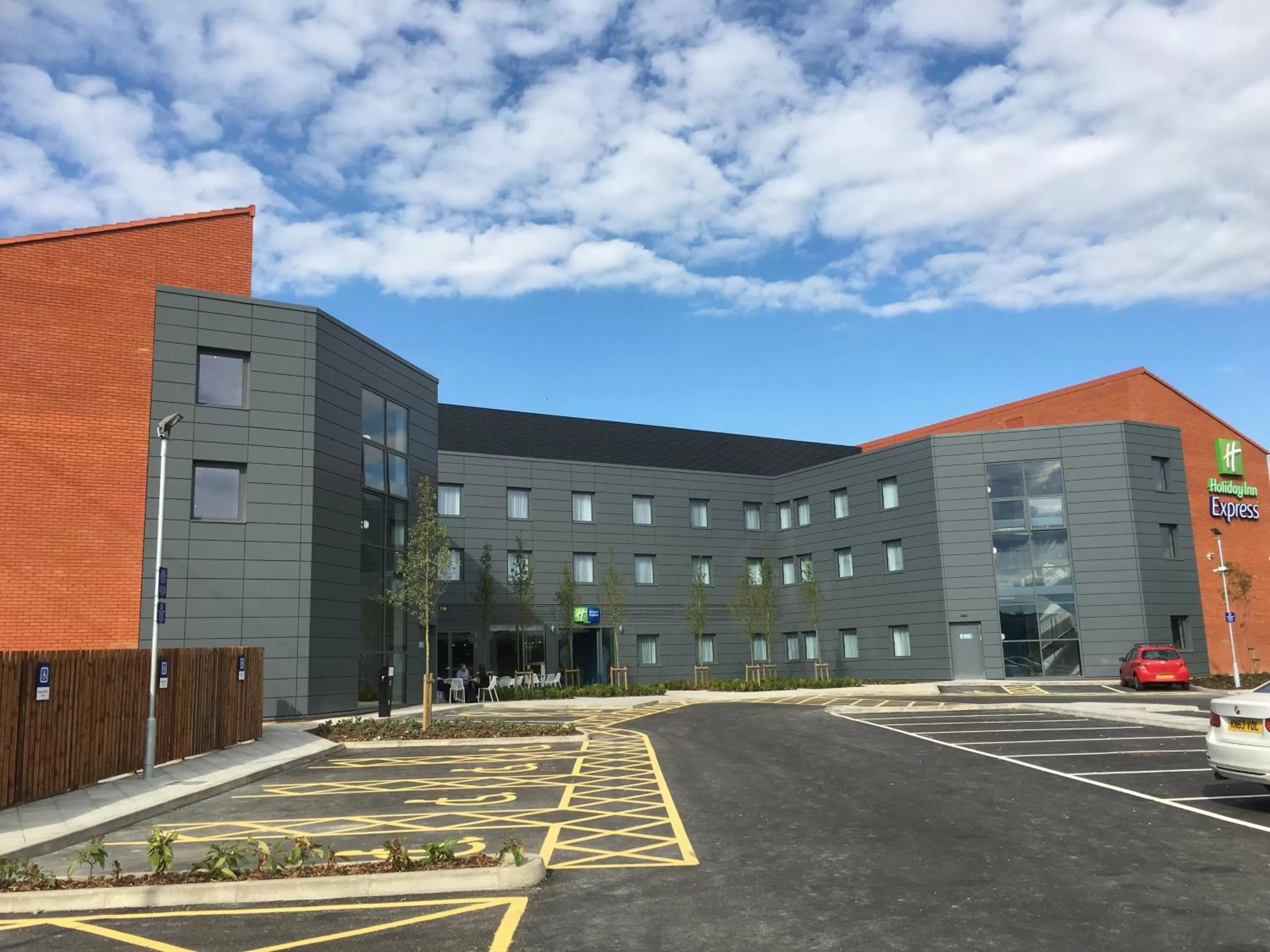 Property building in Holiday Inn Express St. Albans - M25, Jct.22