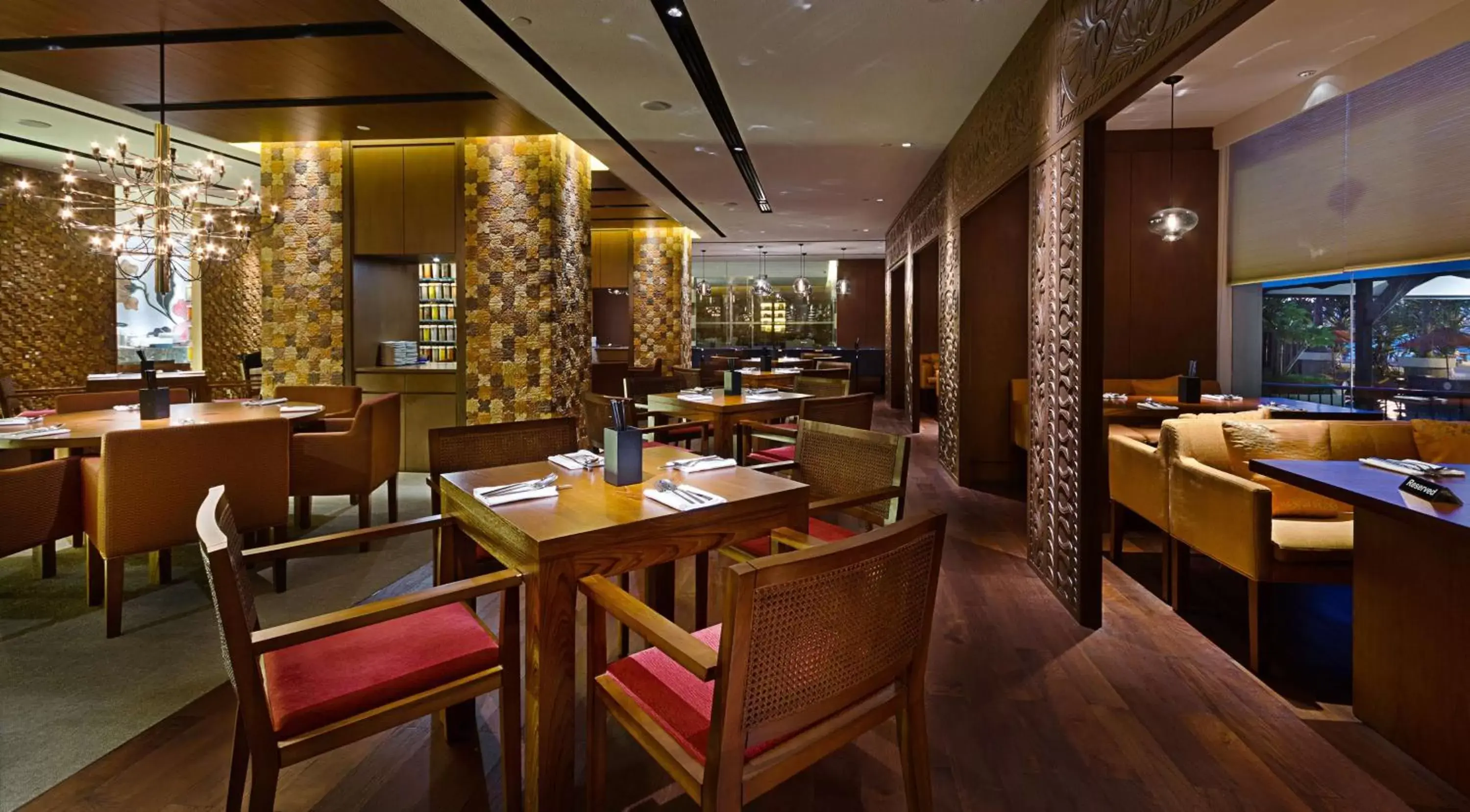 Restaurant/Places to Eat in Hyatt Regency Kinabalu