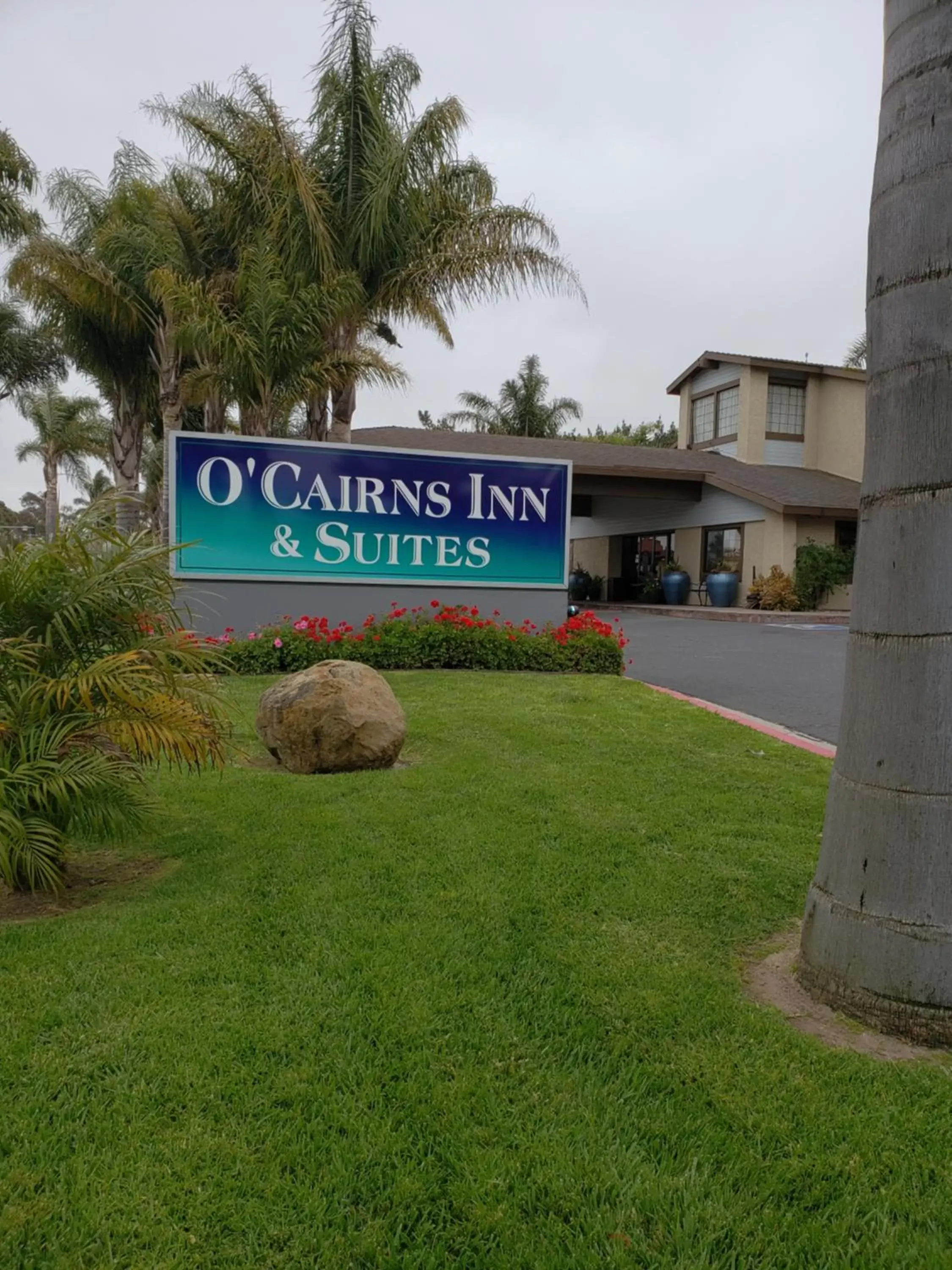 Facade/entrance, Property Building in O'Cairns Inn and Suites