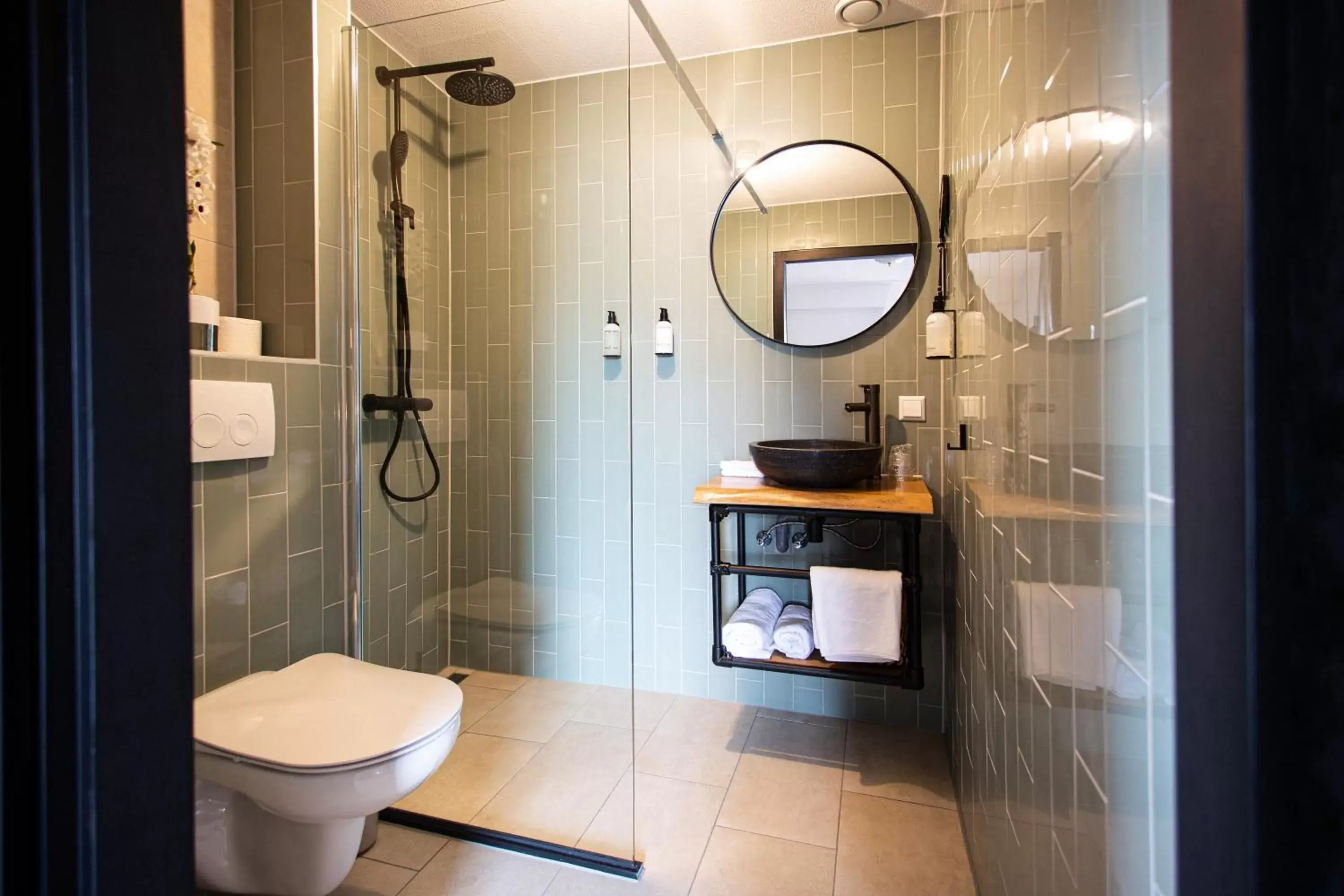 Bathroom in Hotel Snouck van Loosen