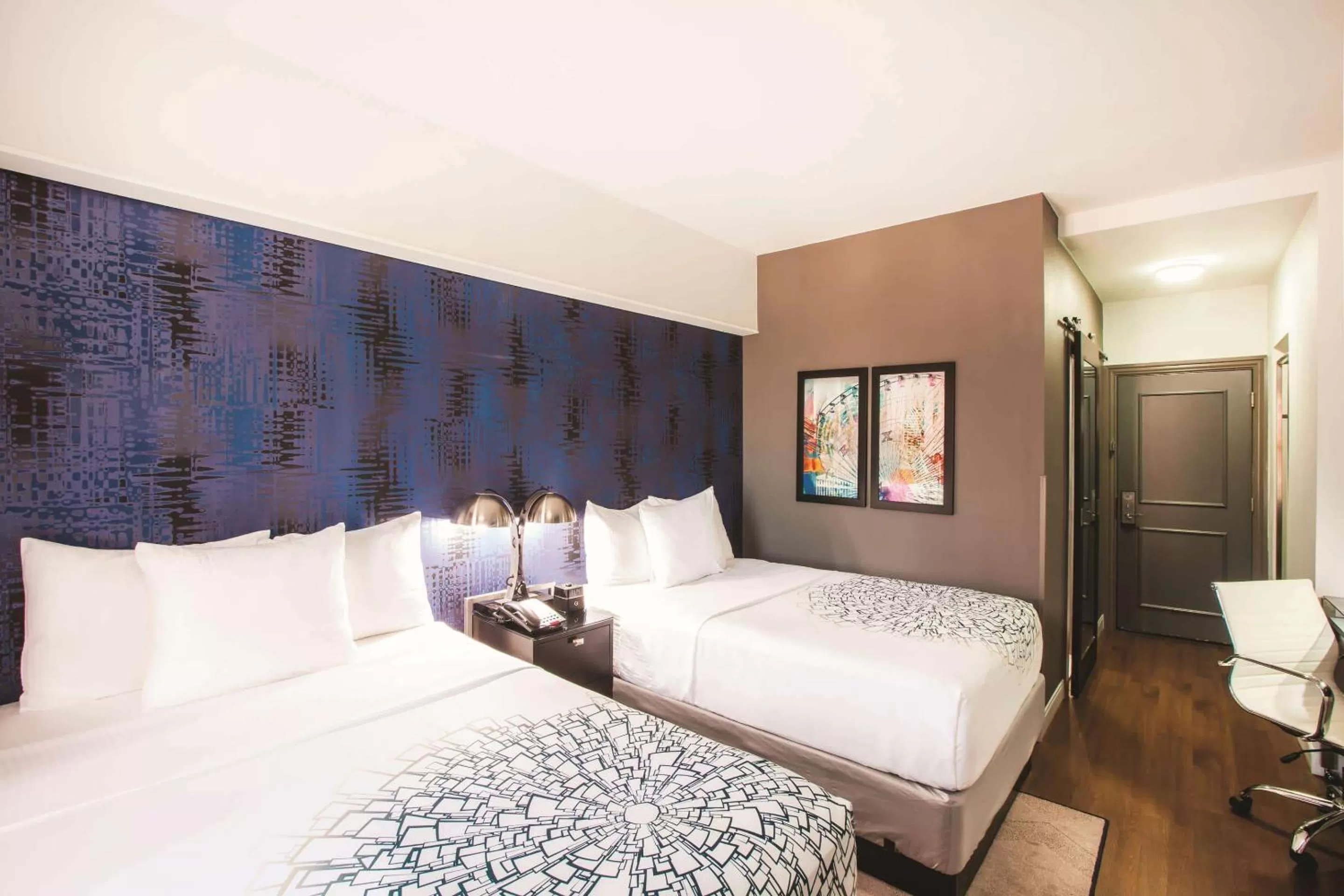 Photo of the whole room, Bed in Holiday Inn Express - Dallas Downtown by IHG