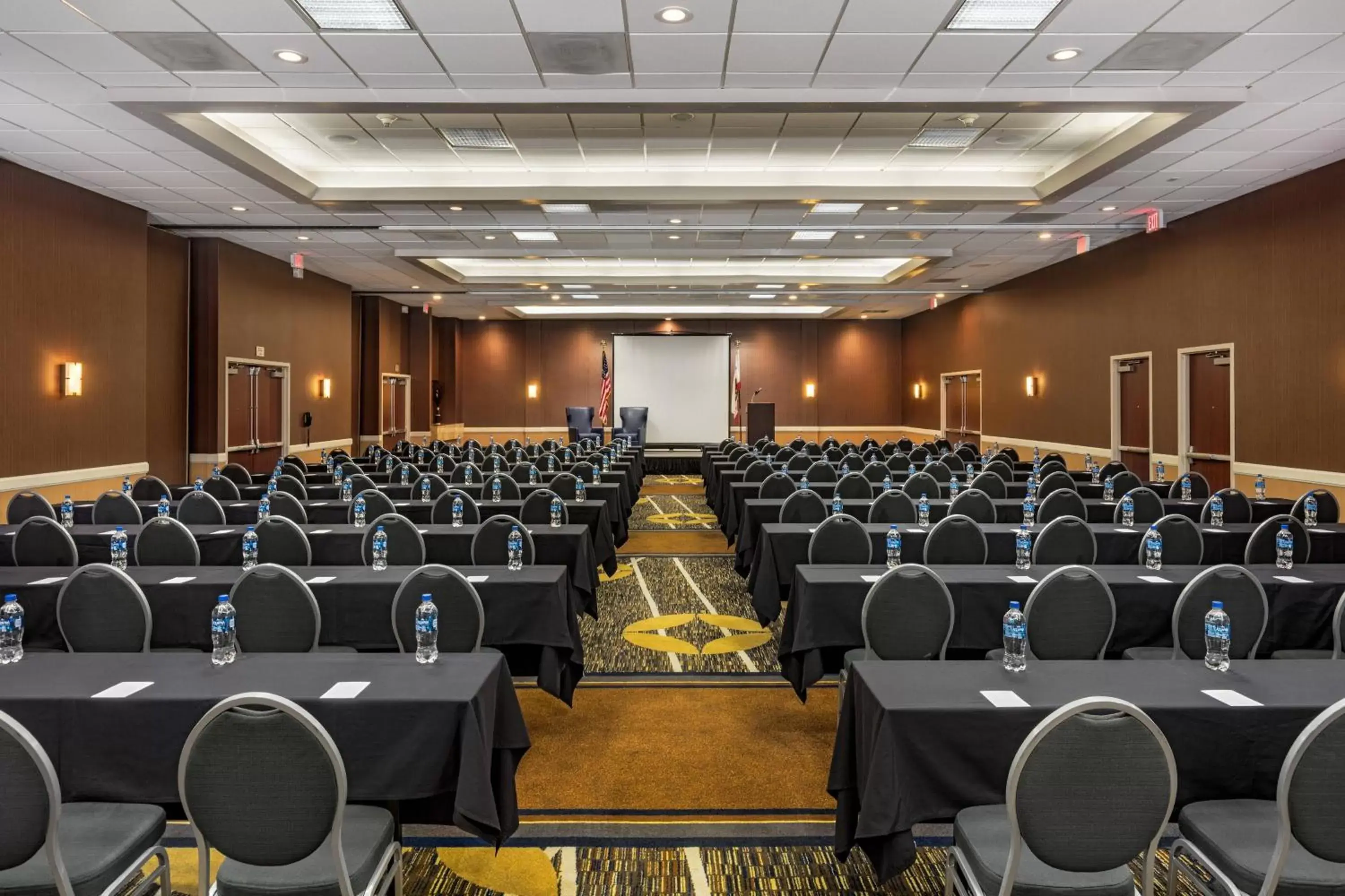 Meeting/conference room in Courtyard by Marriott Los Angeles Pasadena/Monrovia