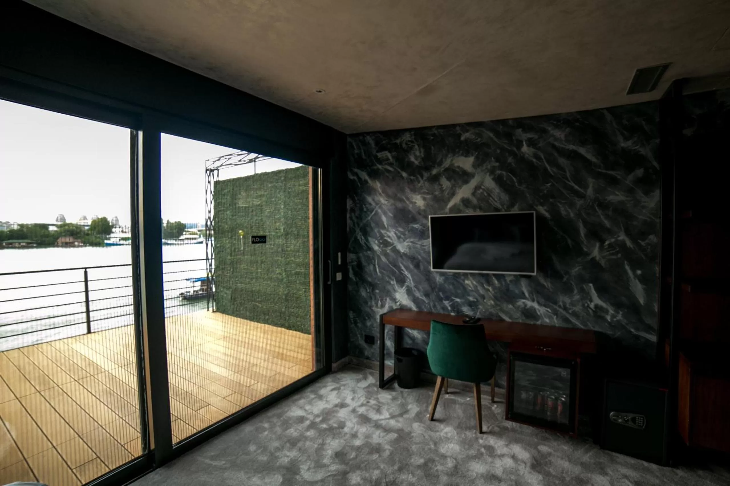 TV and multimedia in FLOW