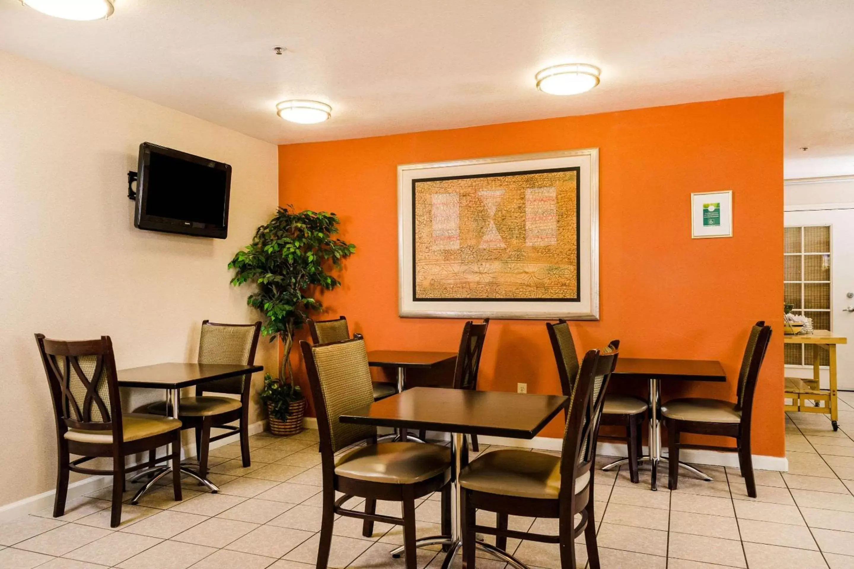 Restaurant/Places to Eat in Quality Inn & Suites Lathrop