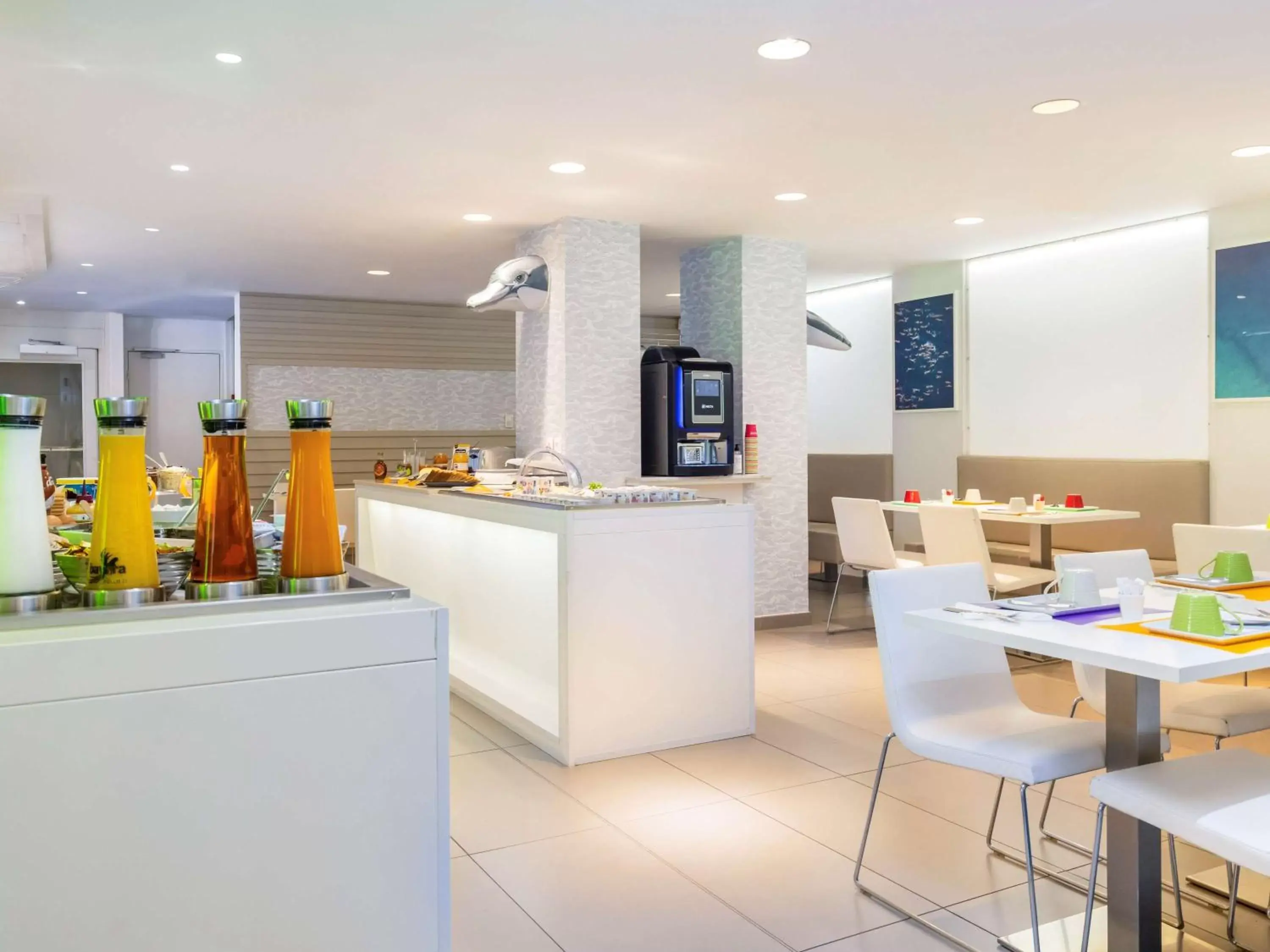 Restaurant/places to eat in Ibis Styles Menton Centre