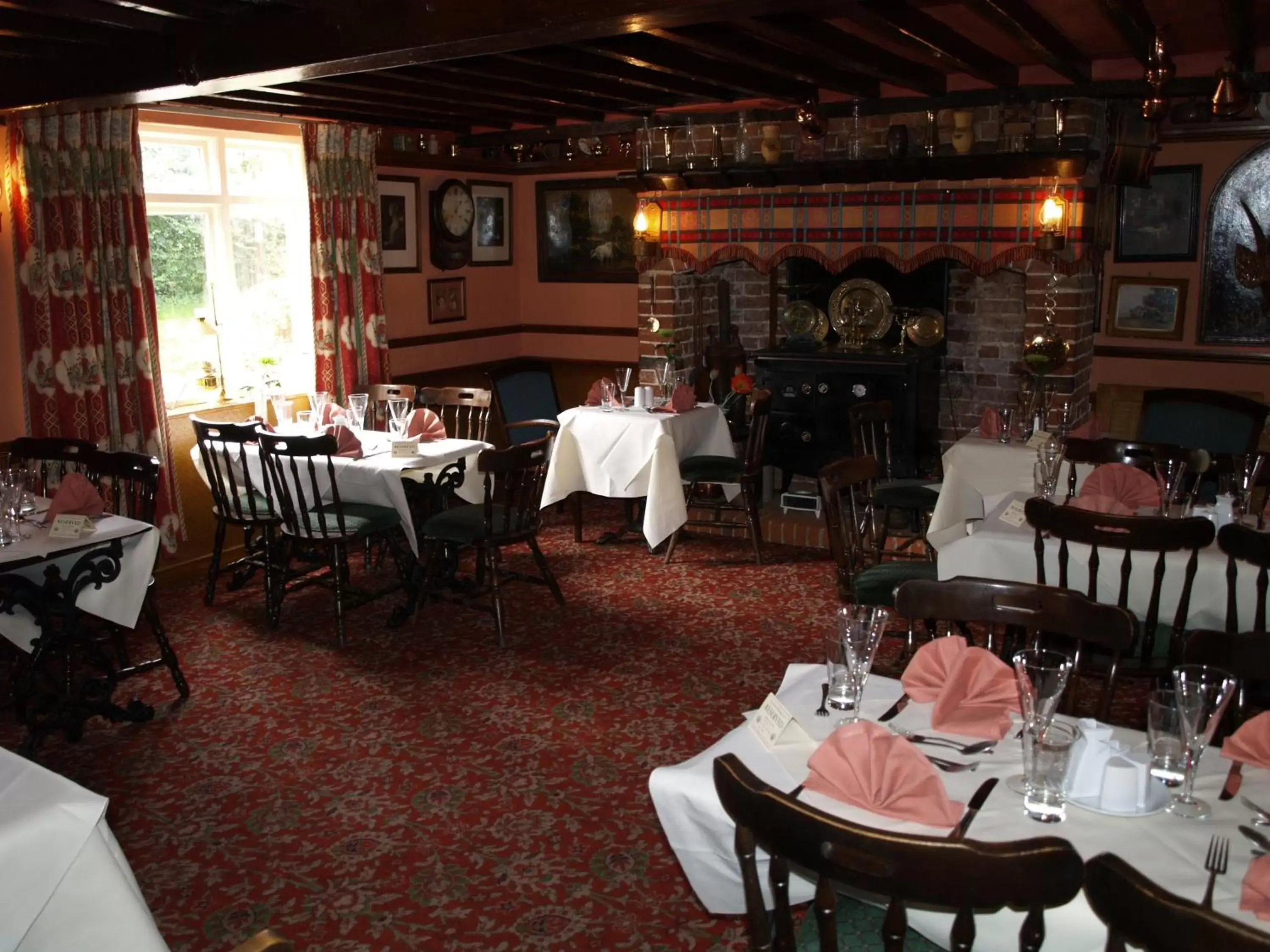 Restaurant/Places to Eat in The Olde Windmill Inn