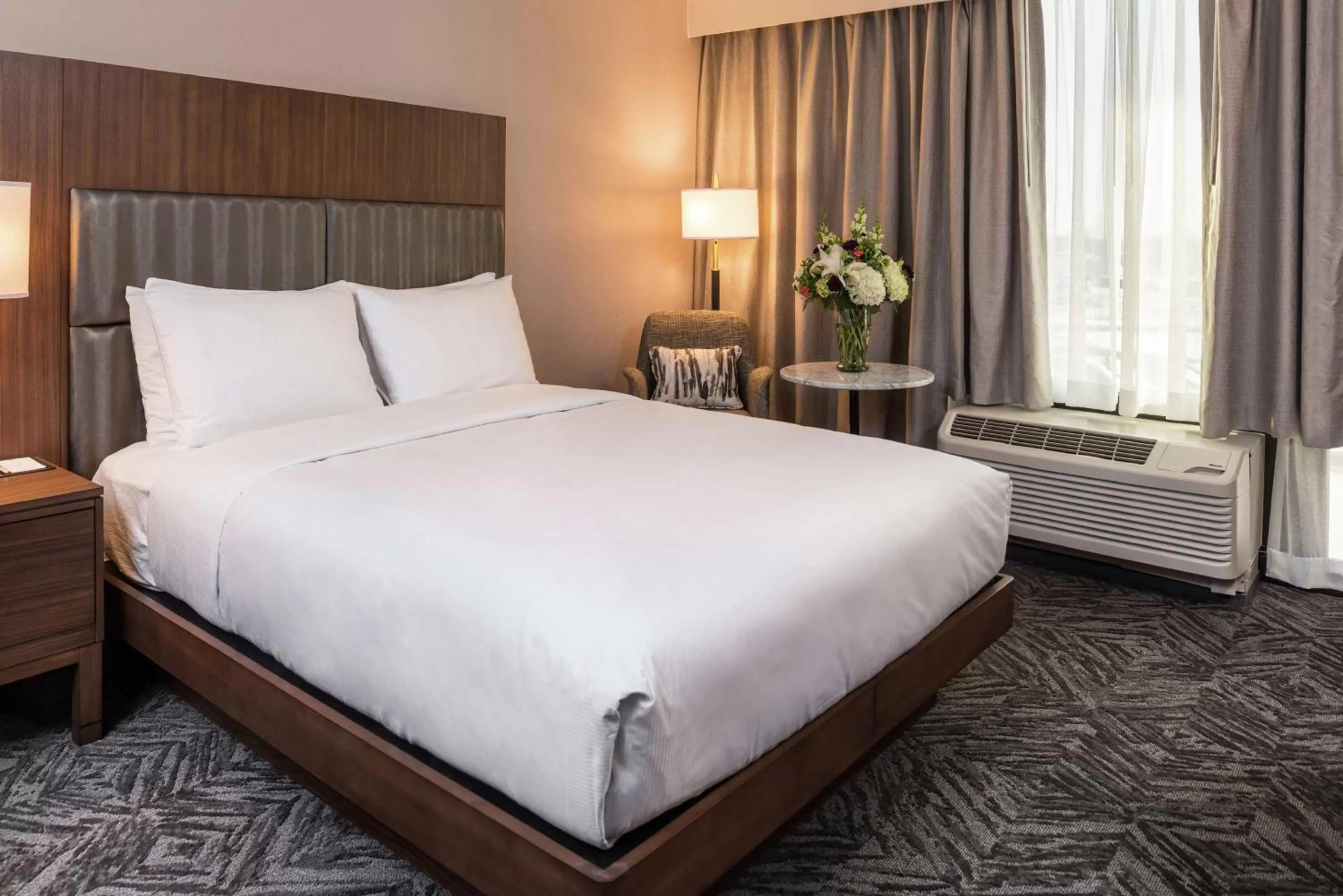 Bed in Doubletree By Hilton Lafayette East