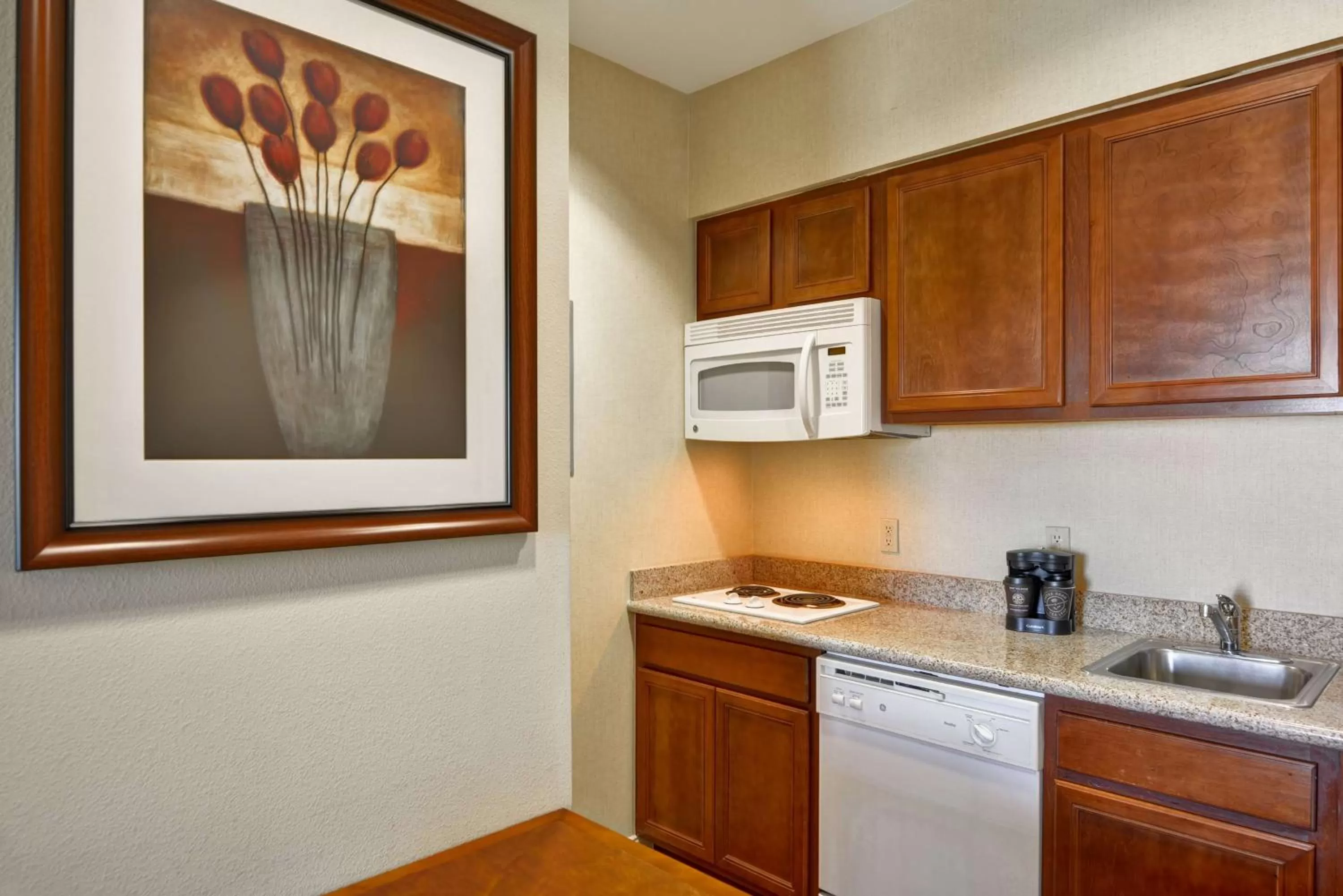 Kitchen or kitchenette in Homewood Suites by Hilton Houston West-Energy Corridor