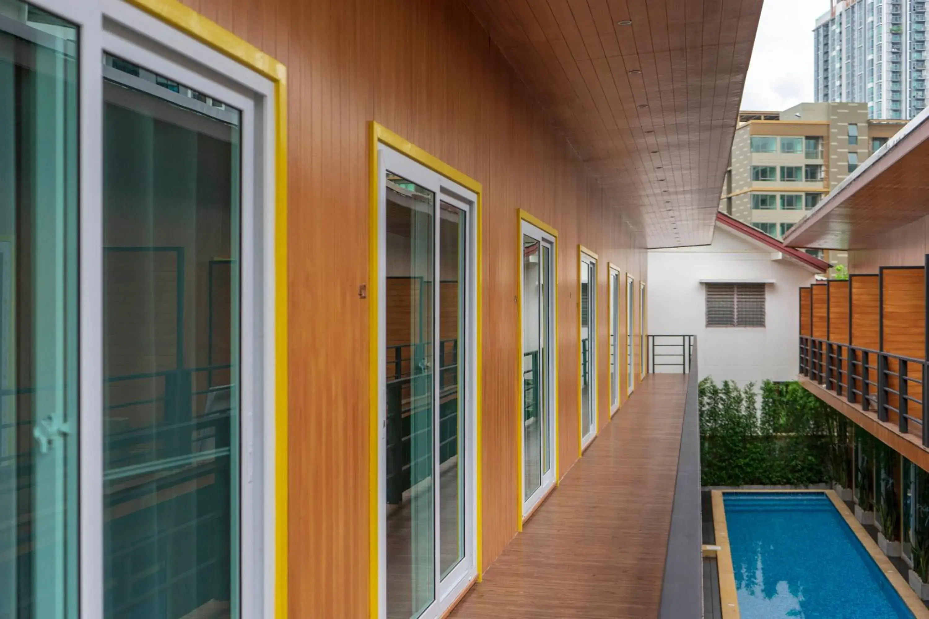 Balcony/Terrace, Pool View in Resort V MRT Huai Khwang