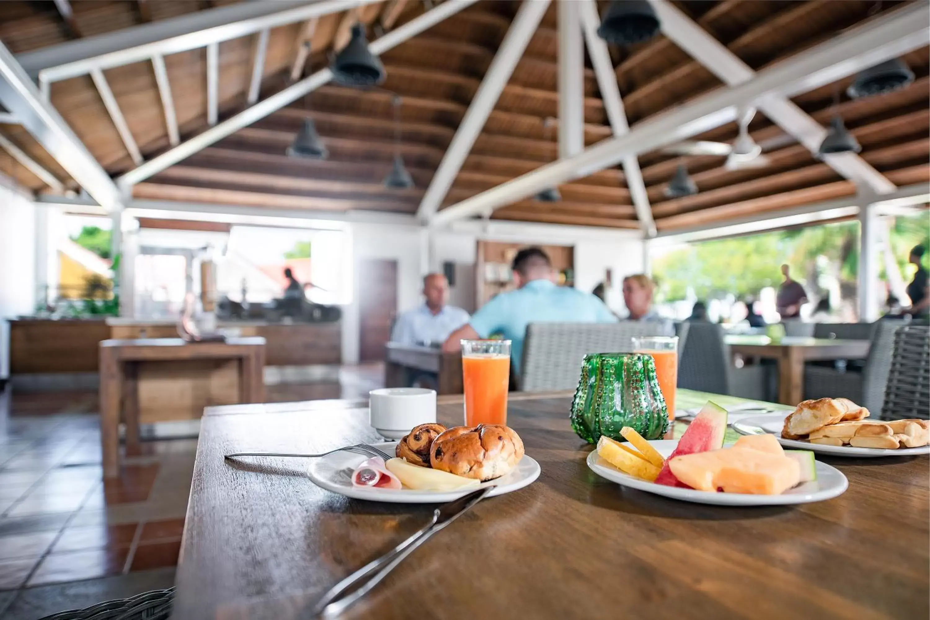 Food and drinks in Livingstone Jan Thiel Resort