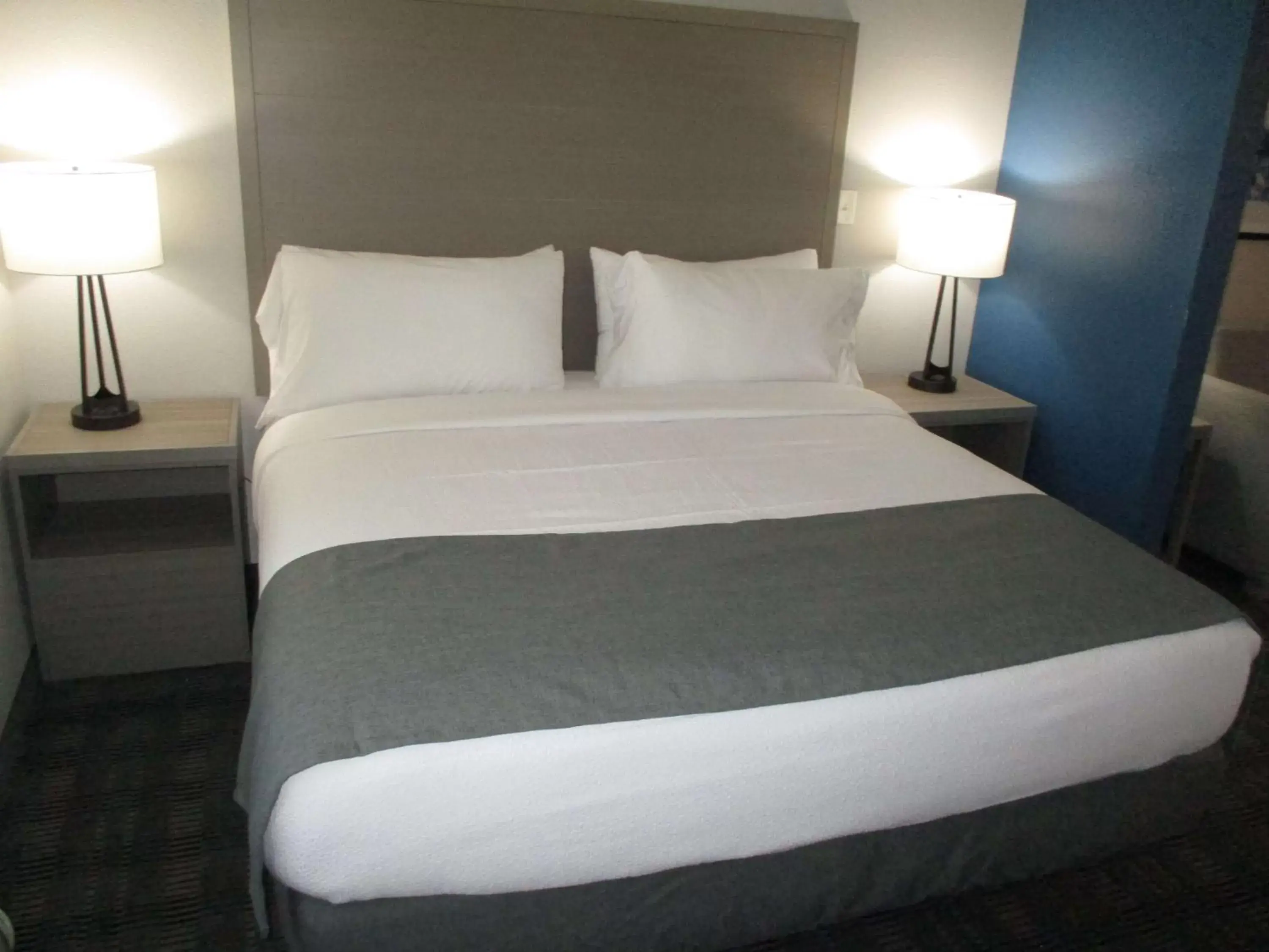 Photo of the whole room, Bed in Best Western Plus Chandler