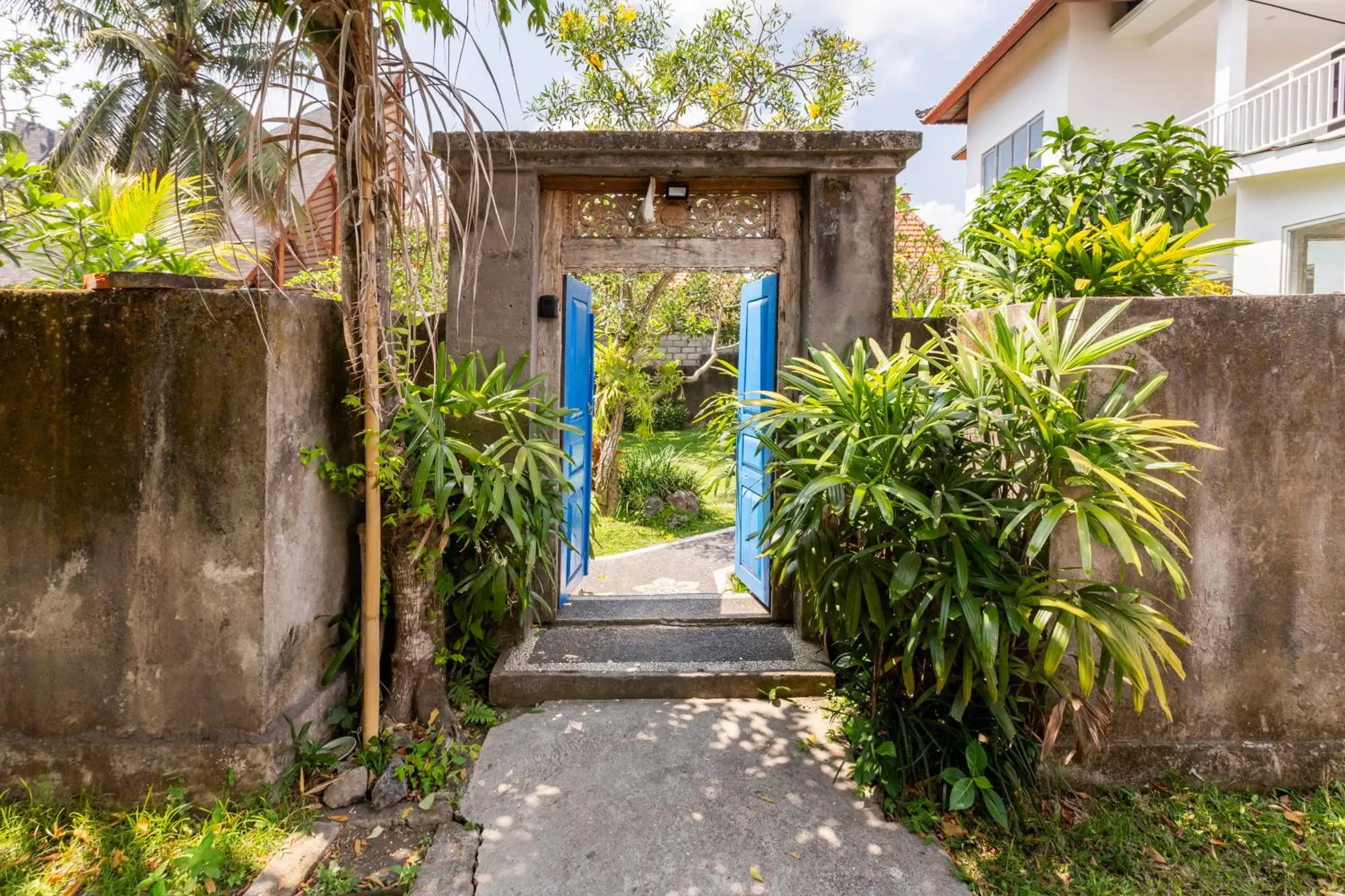 Facade/entrance in Villa Sonia Bisma