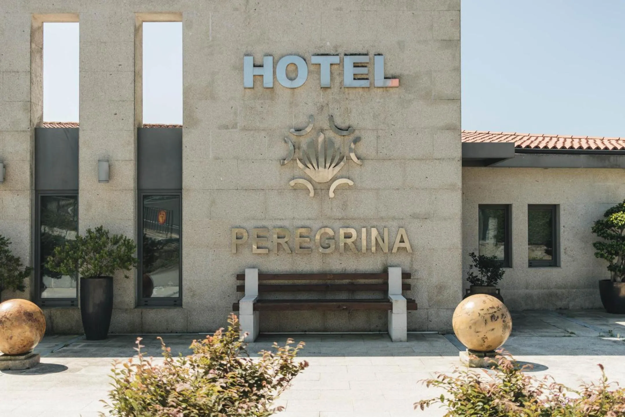 Facade/entrance in Peregrina Hotel