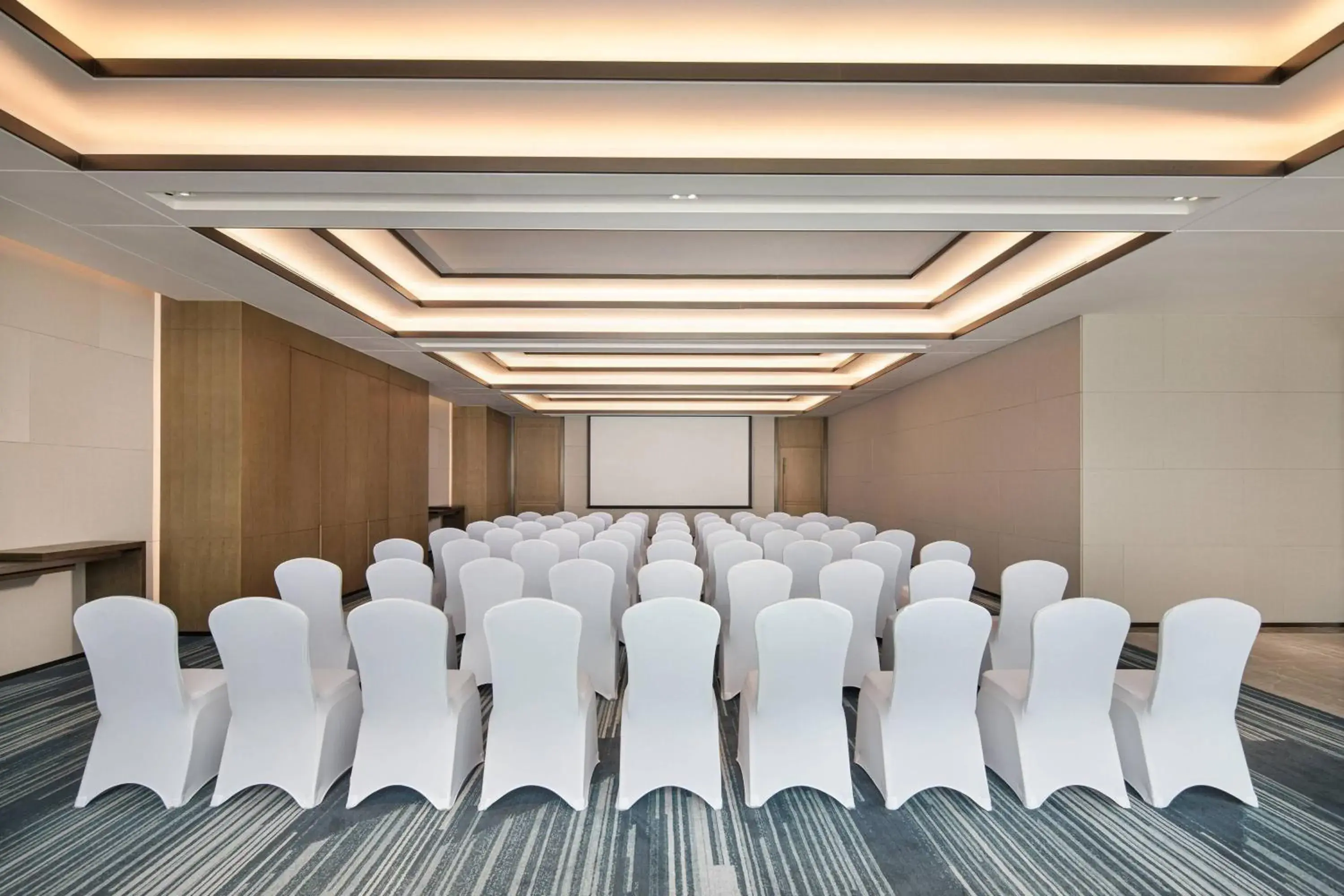 Meeting/conference room in Courtyard by Marriott Chengdu South