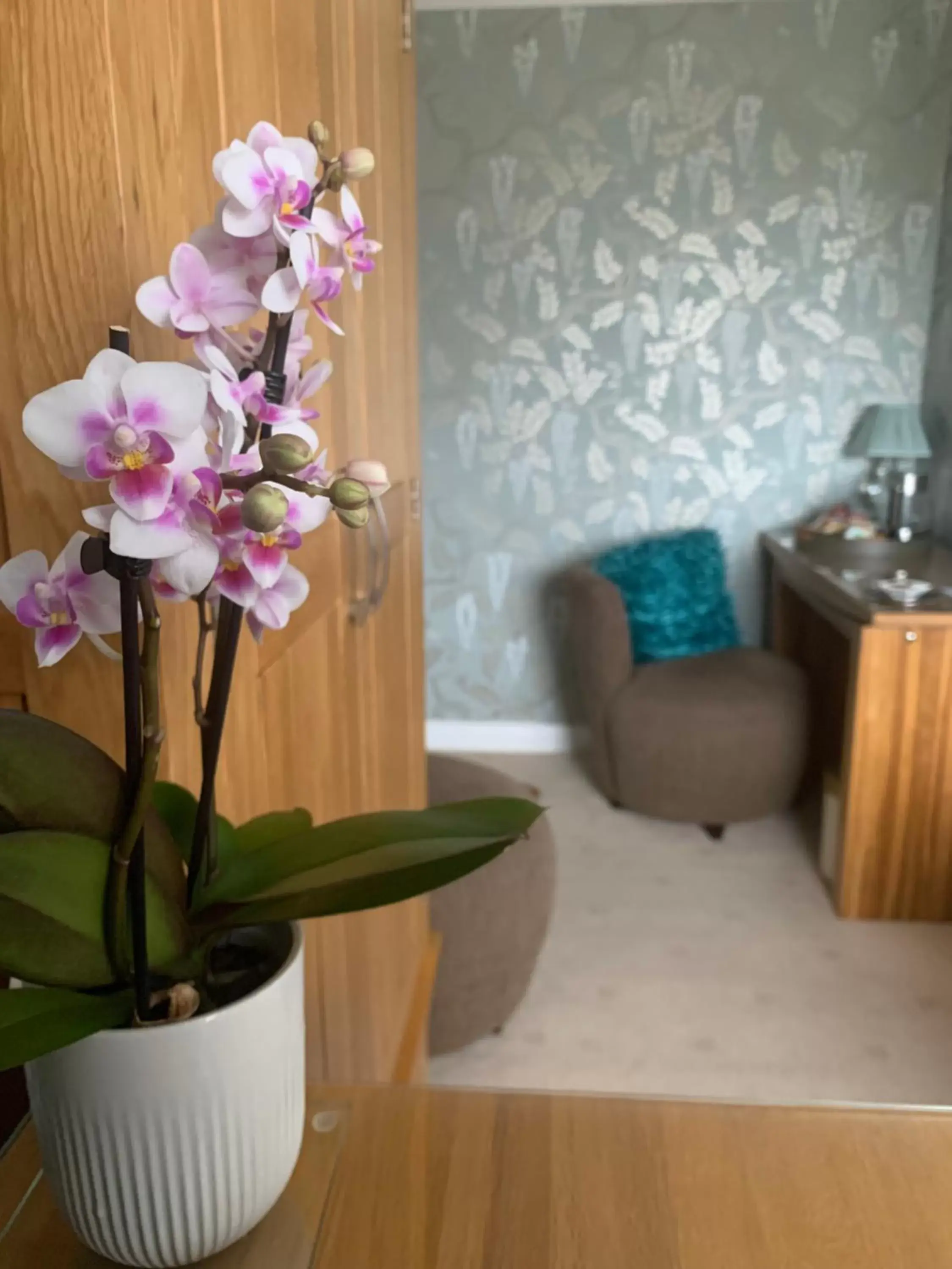 Bedroom, Seating Area in Ramsey House