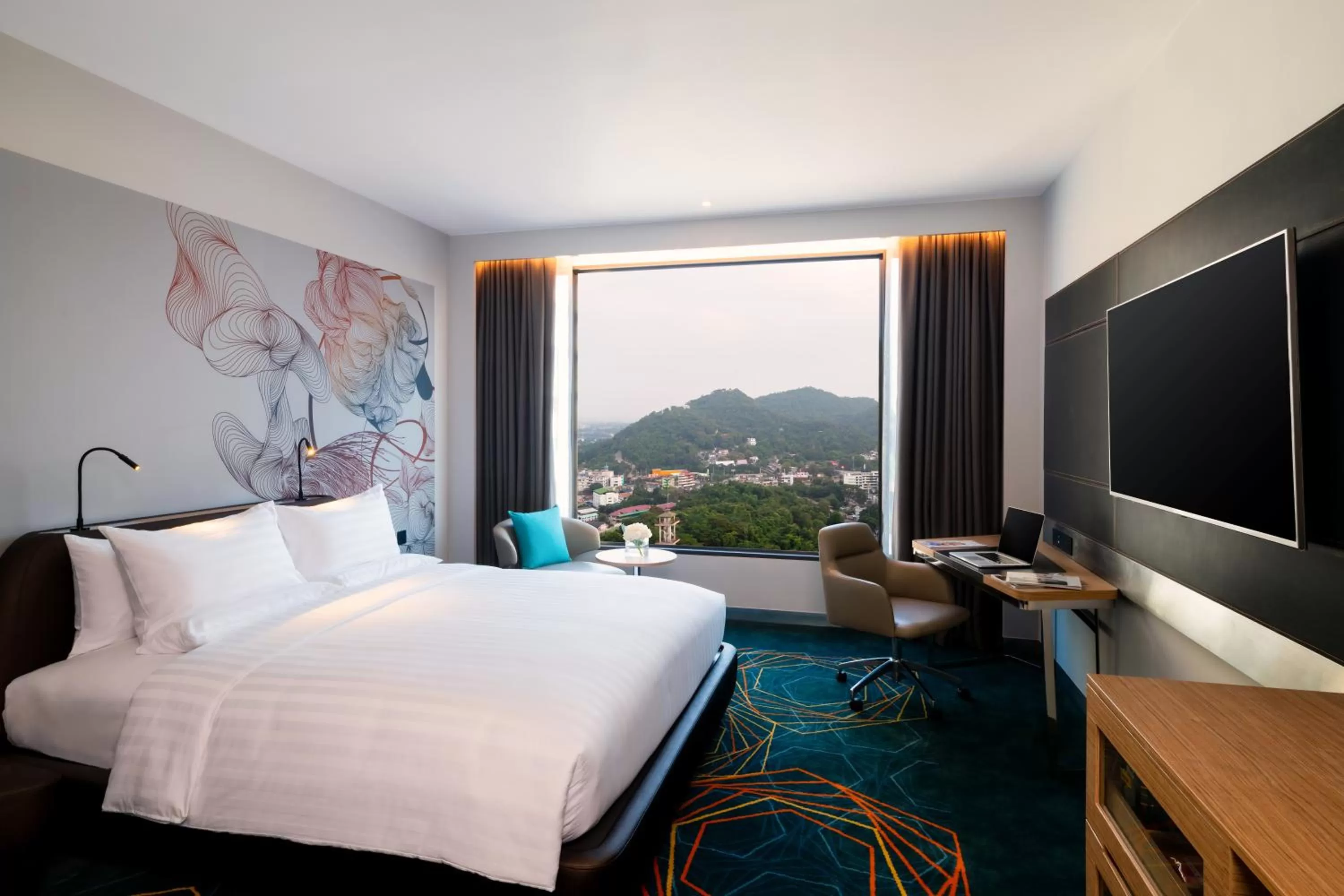 Bedroom, Bed in Novotel Marina Sriracha