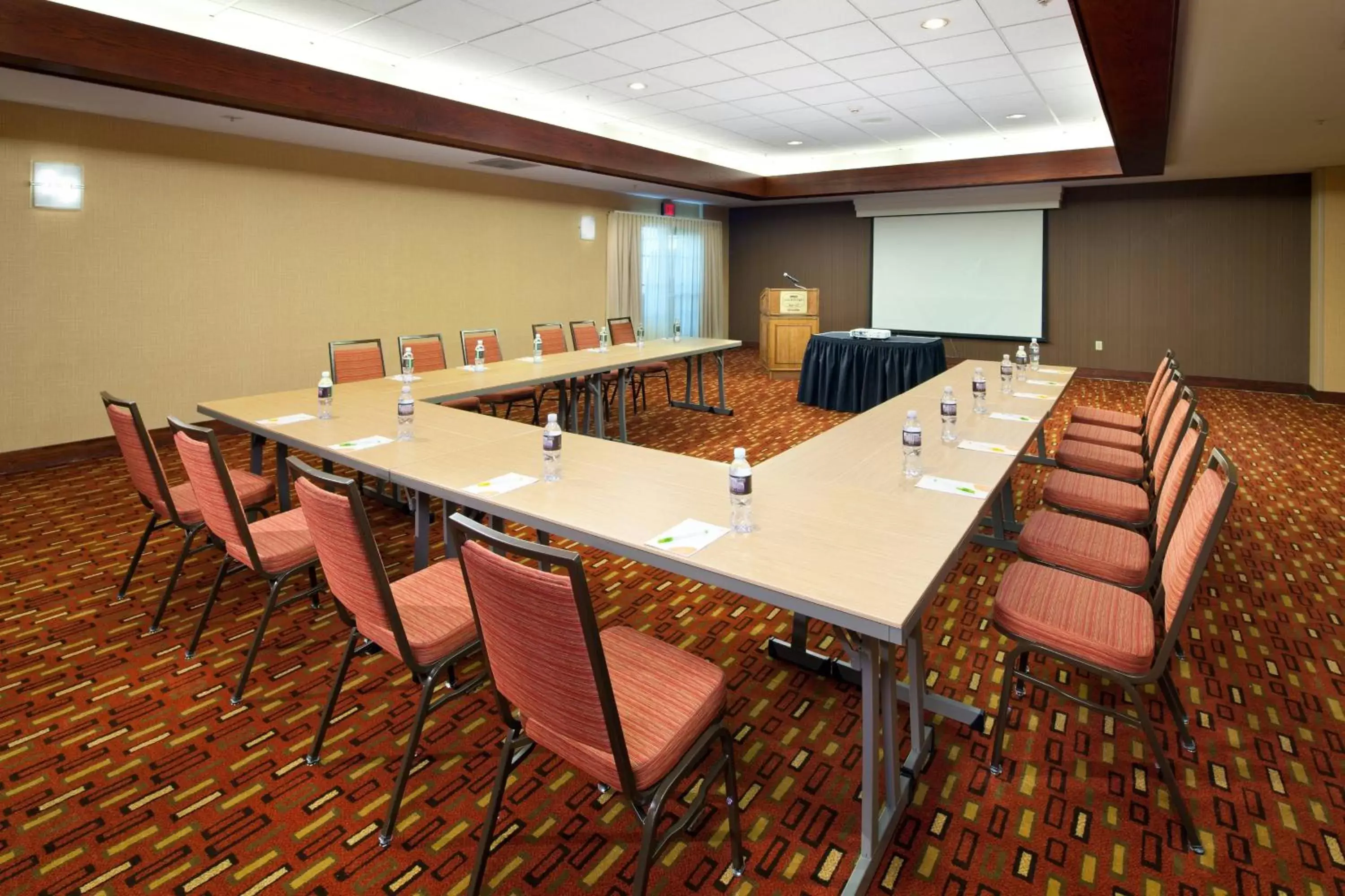 Meeting/conference room in Courtyard by Marriott Los Angeles Pasadena Old Town