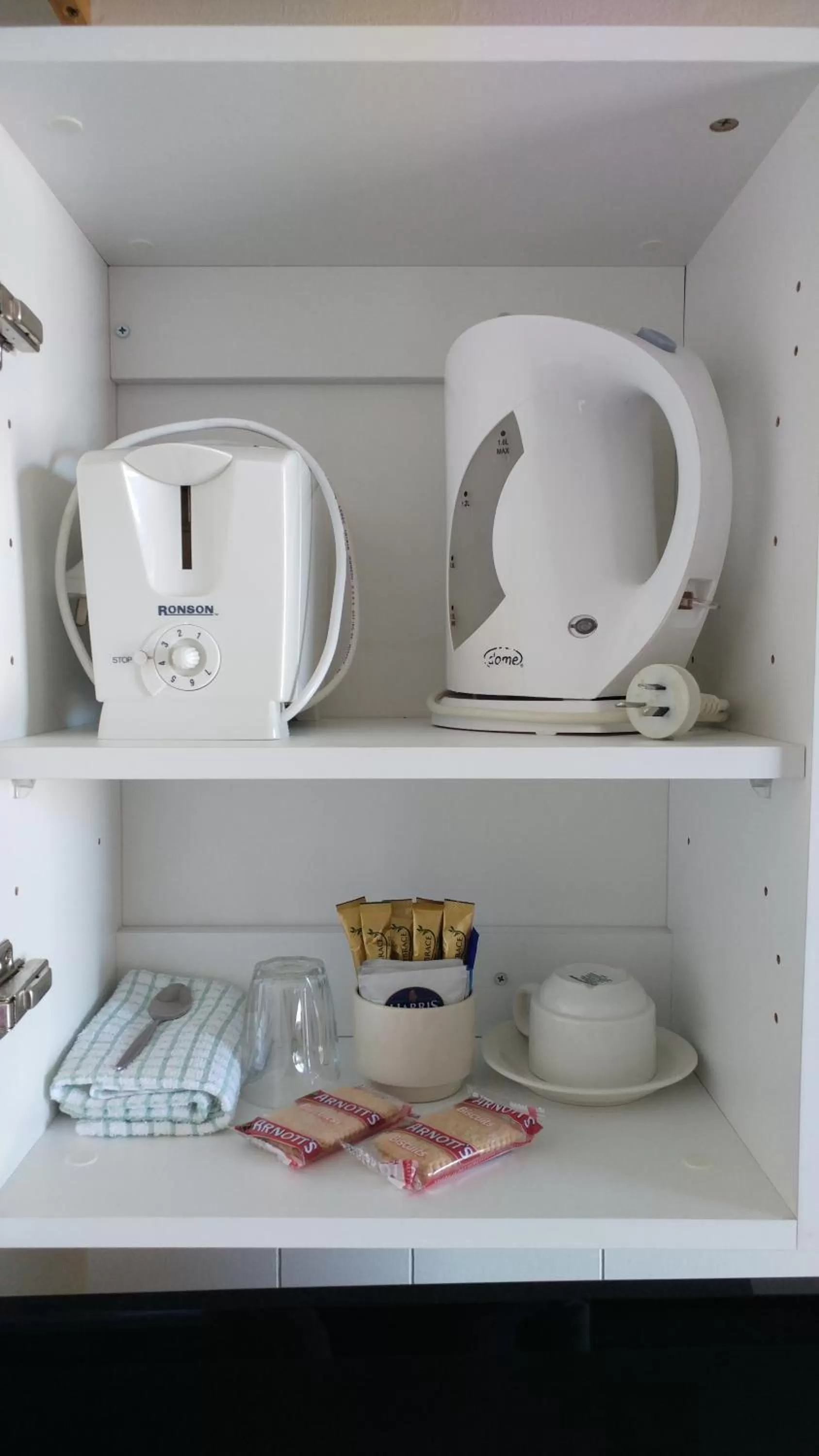 Coffee/tea facilities in Bega Motel