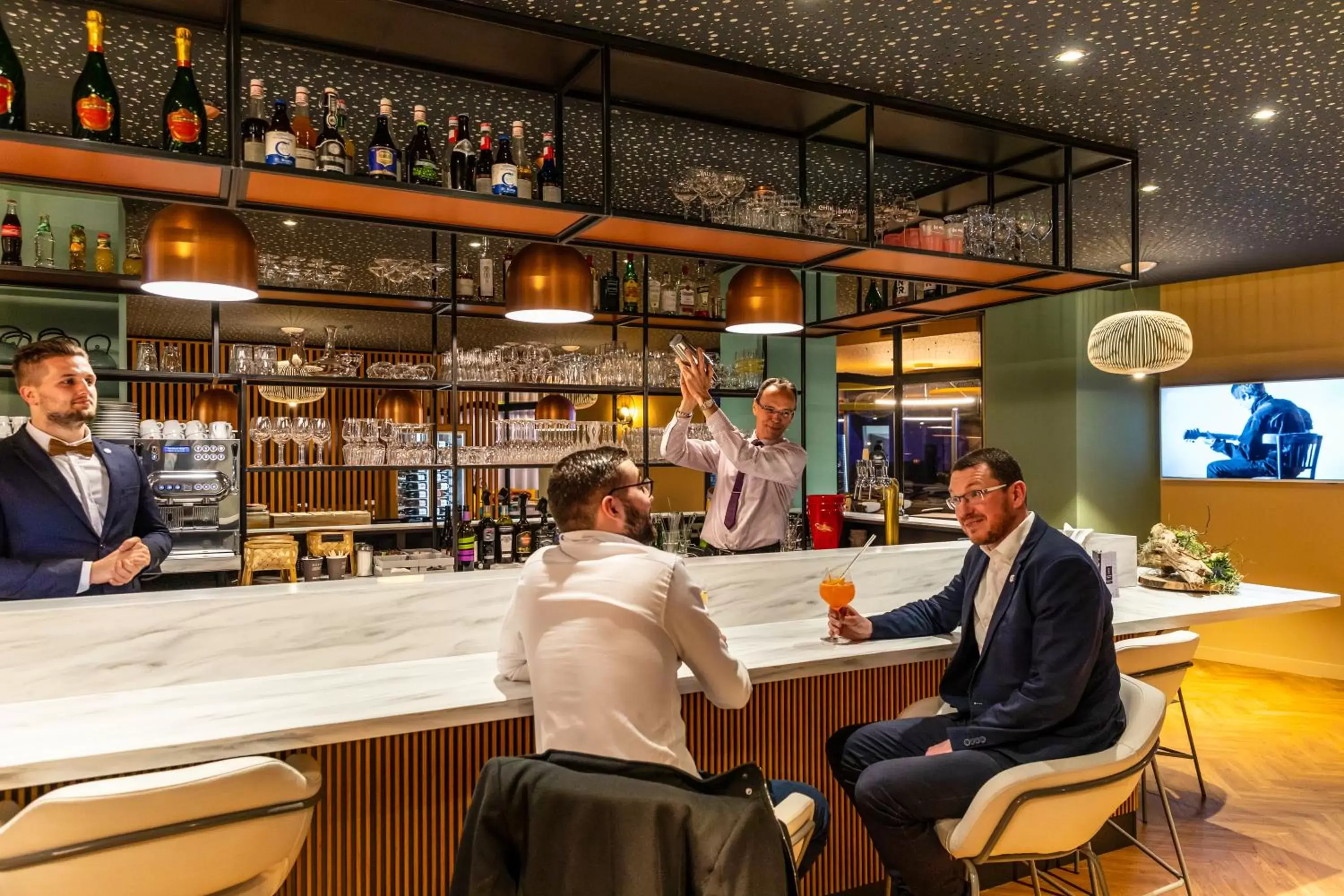 Lounge or bar in Mercure Saint Omer Centre Gare
