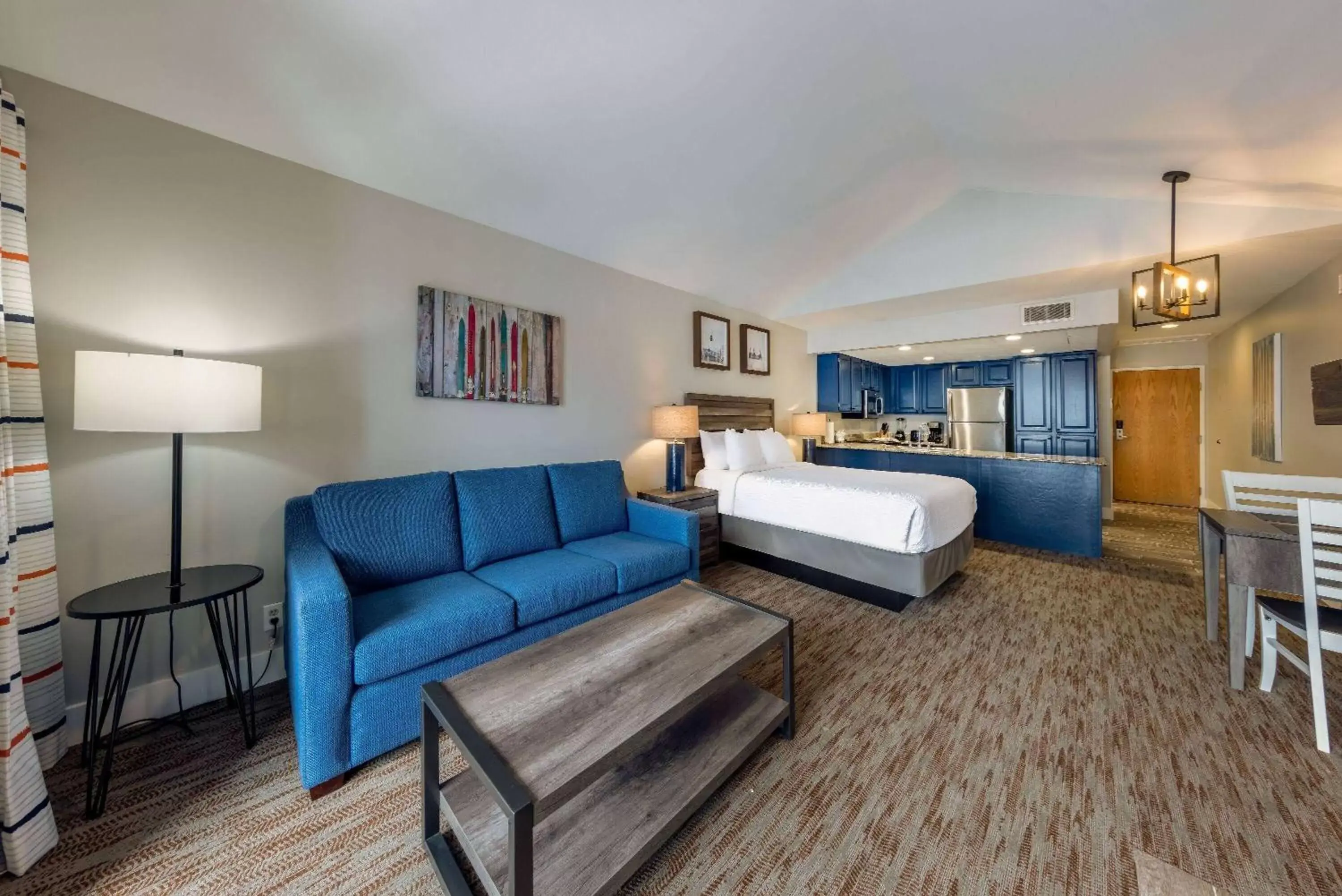 Bed, Seating Area in Park Plaza Resort Park City, a Ramada by Wyndham
