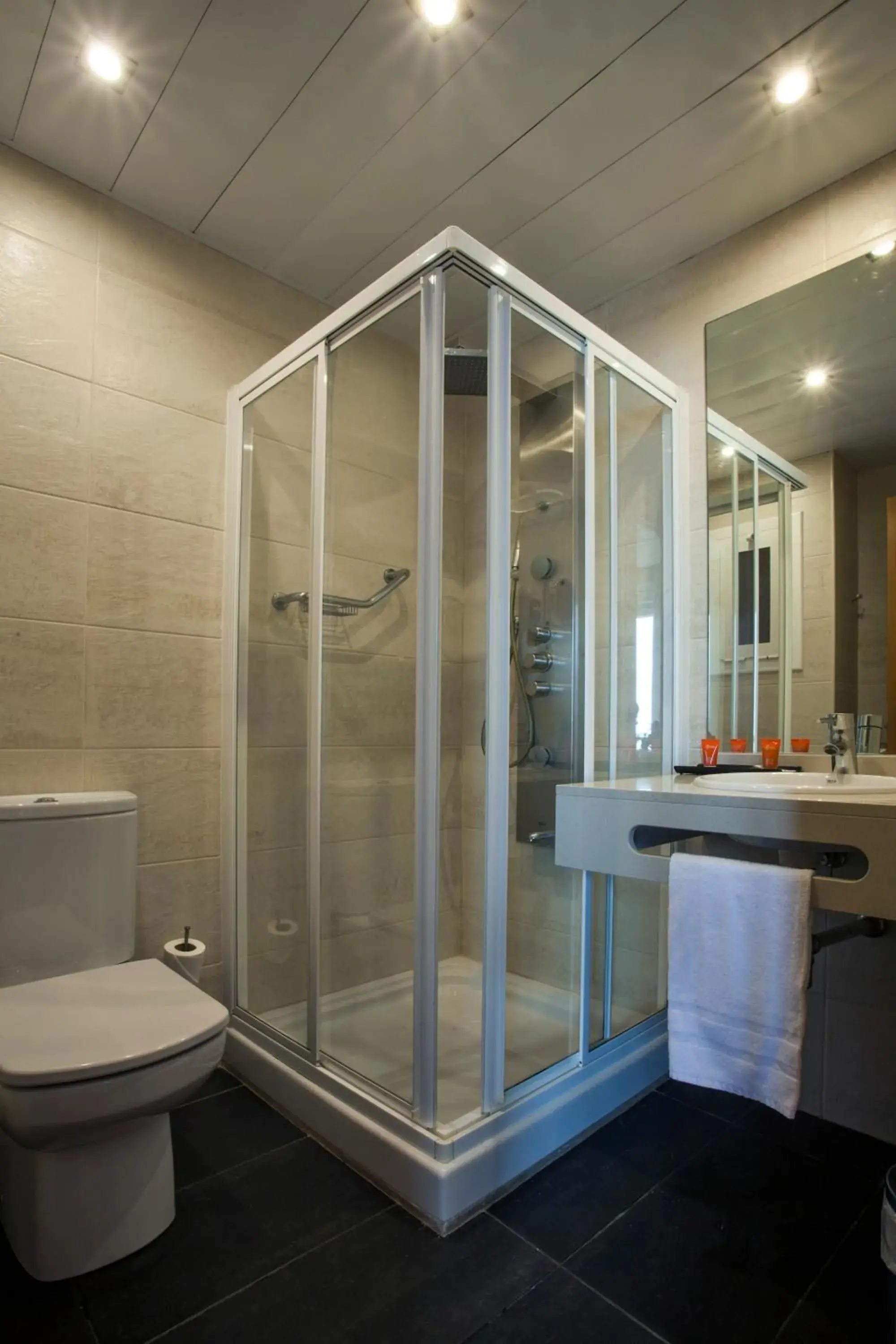 Bathroom in Hotel Horitzo by Pierre & Vacances