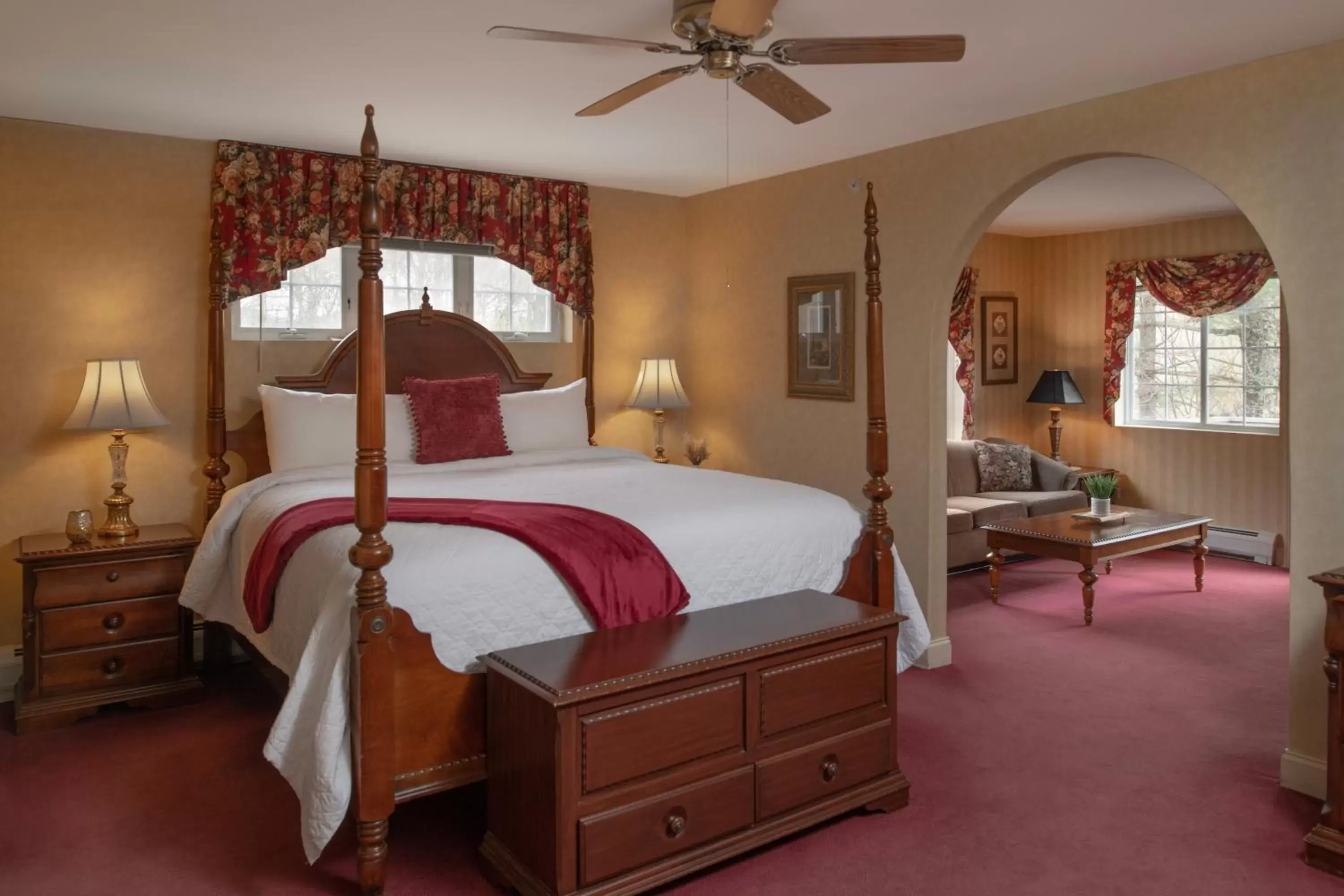 Photo of the whole room, Bed in Christmas Farm Inn and Spa