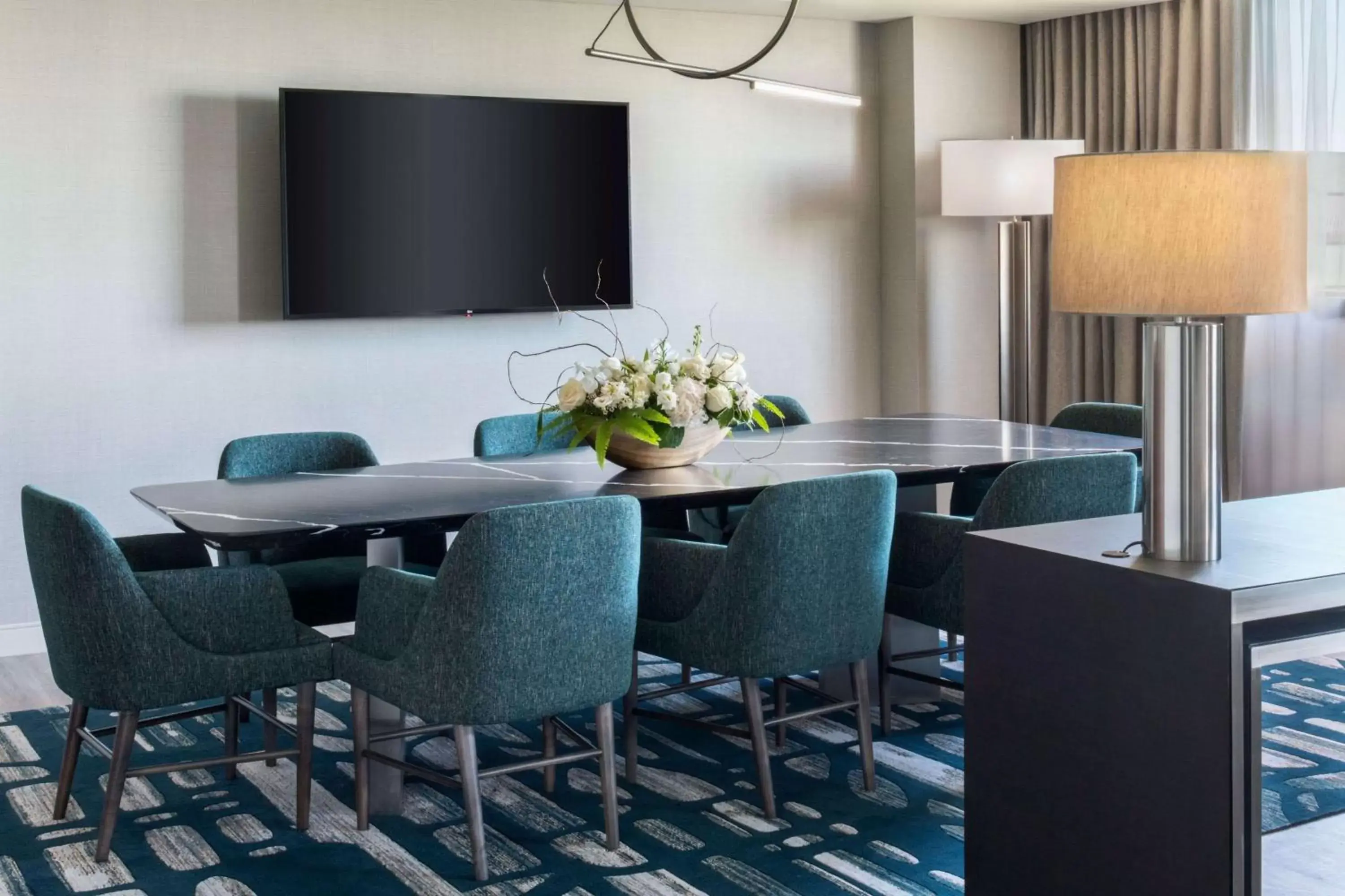 Photo of the whole room, TV/Entertainment Center in Hyatt Regency O'Hare Chicago