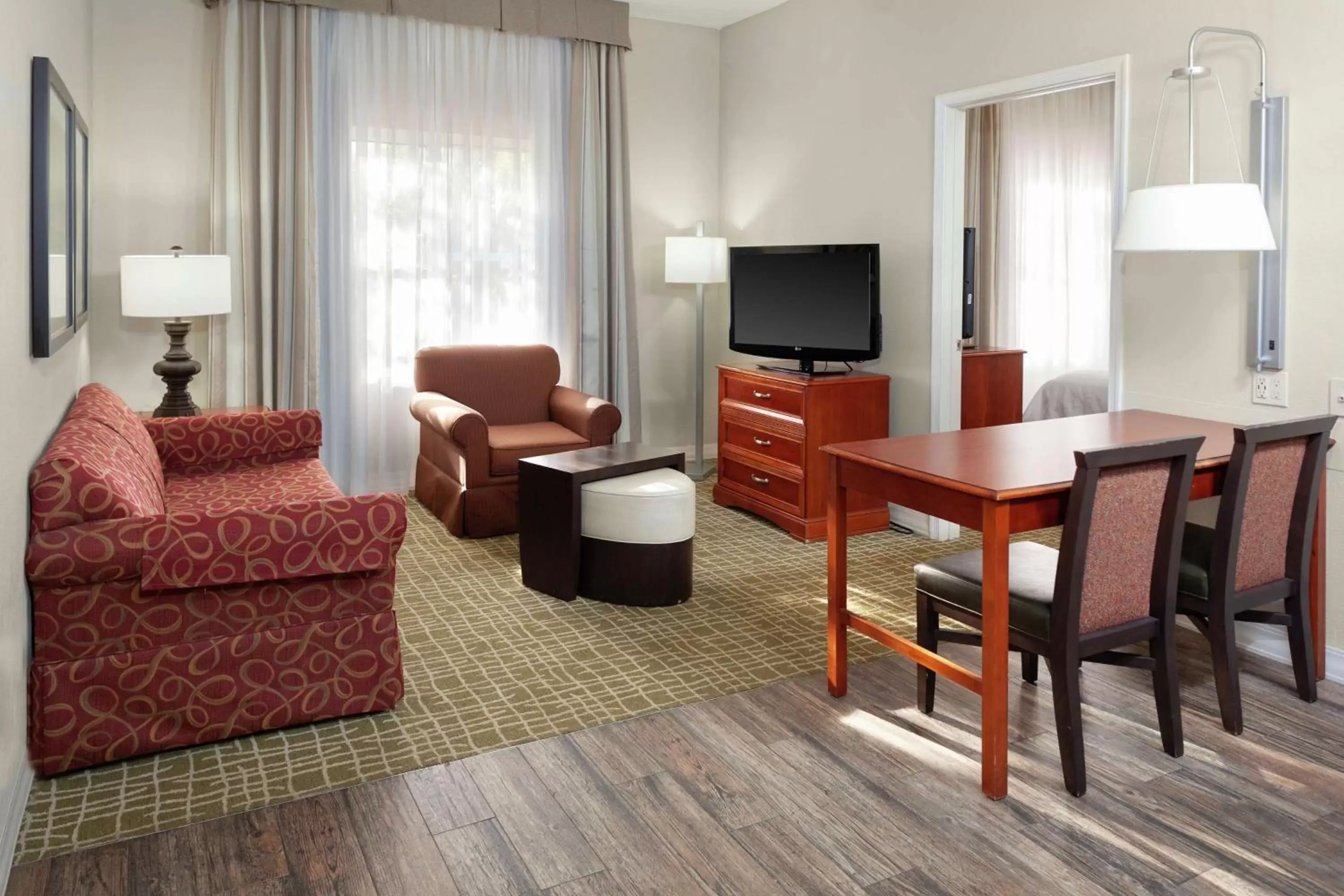Bedroom, Seating Area in Homewood Suites by Hilton Tallahassee
