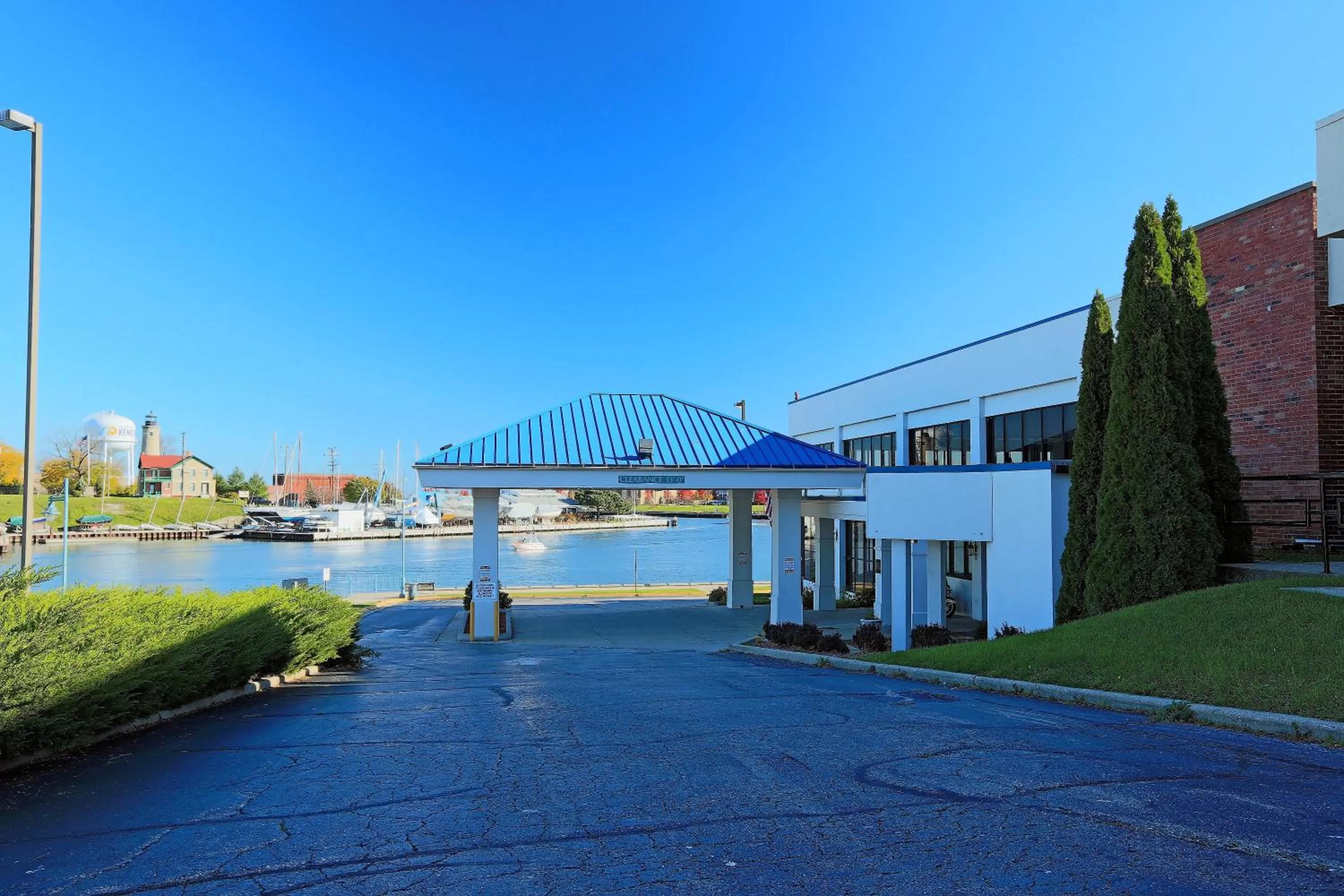 Property building in Wyndham Garden Kenosha Harborside
