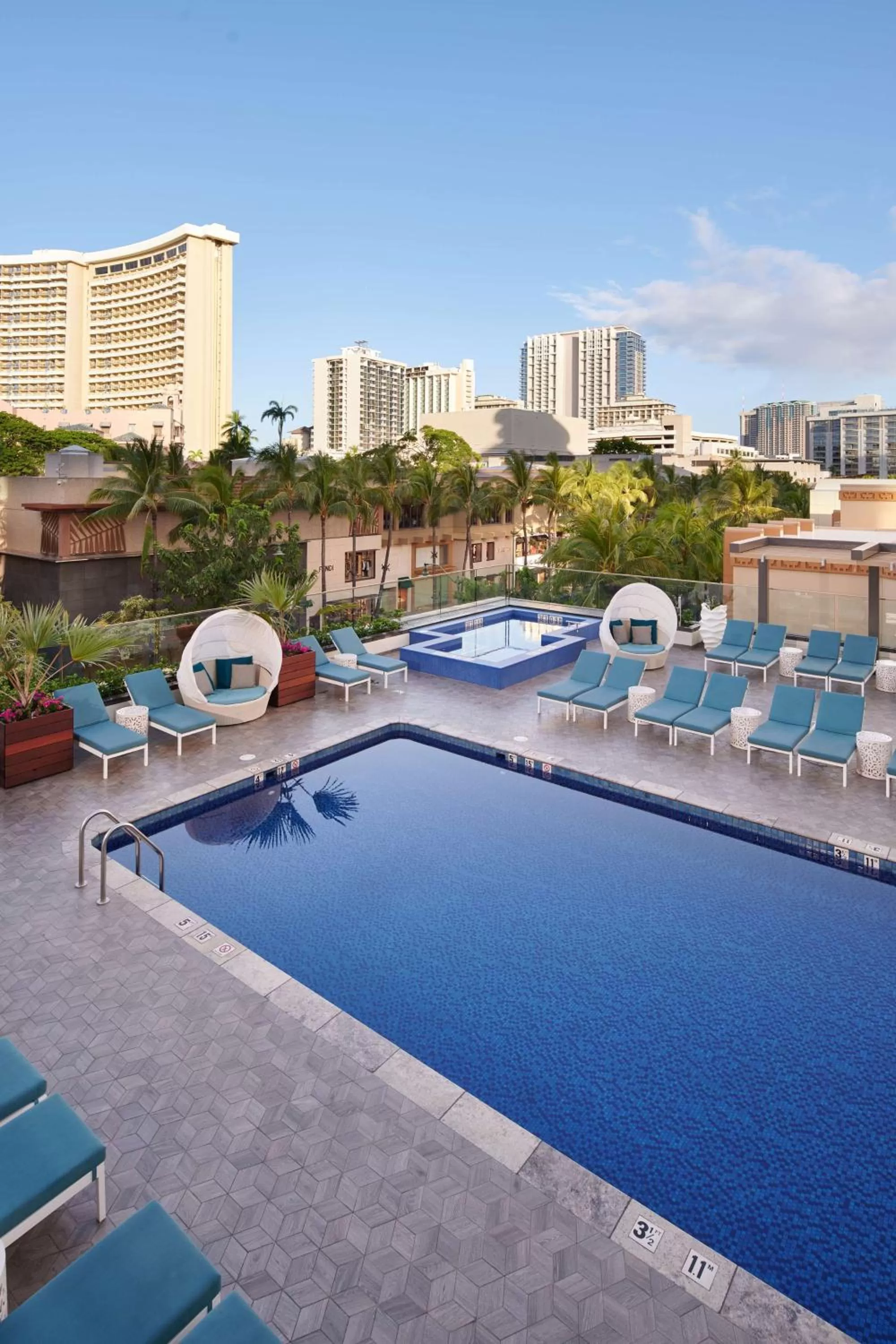 Pool view in OUTRIGGER Waikiki Beachcomber Hotel