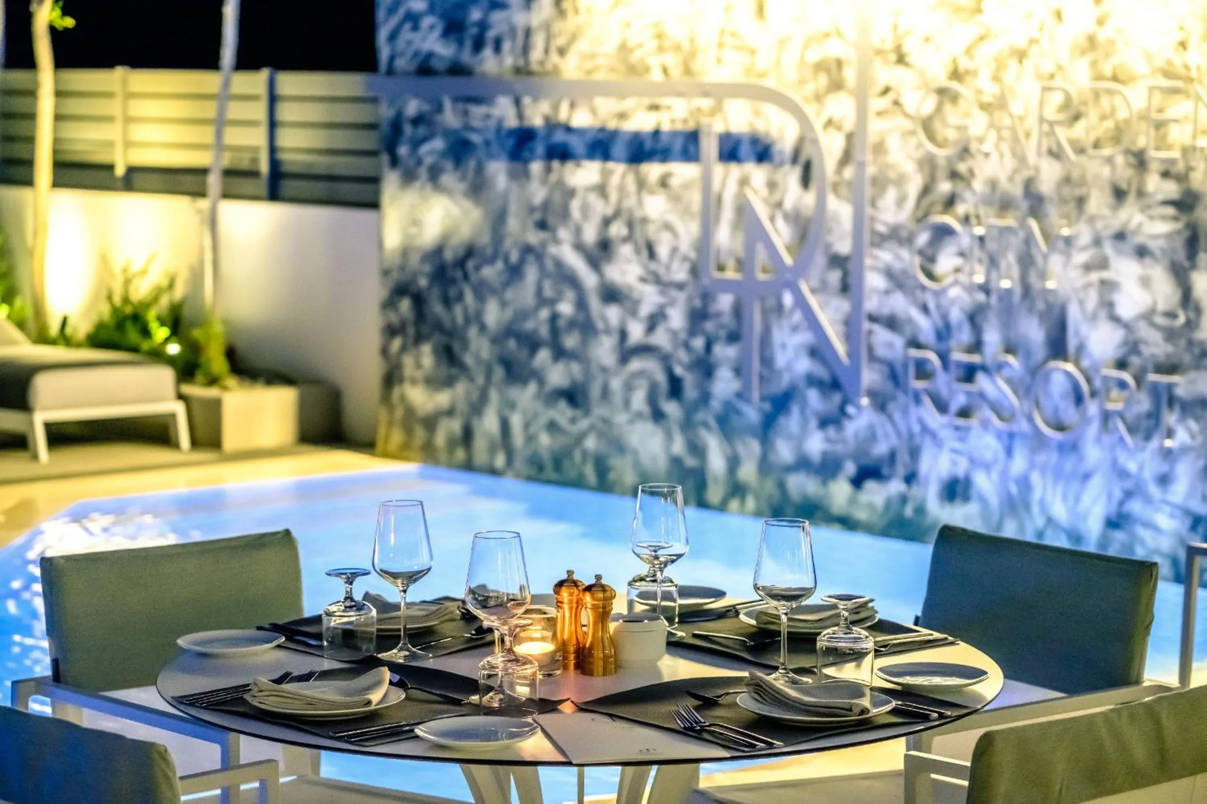 Restaurant/places to eat in Garden City Resort