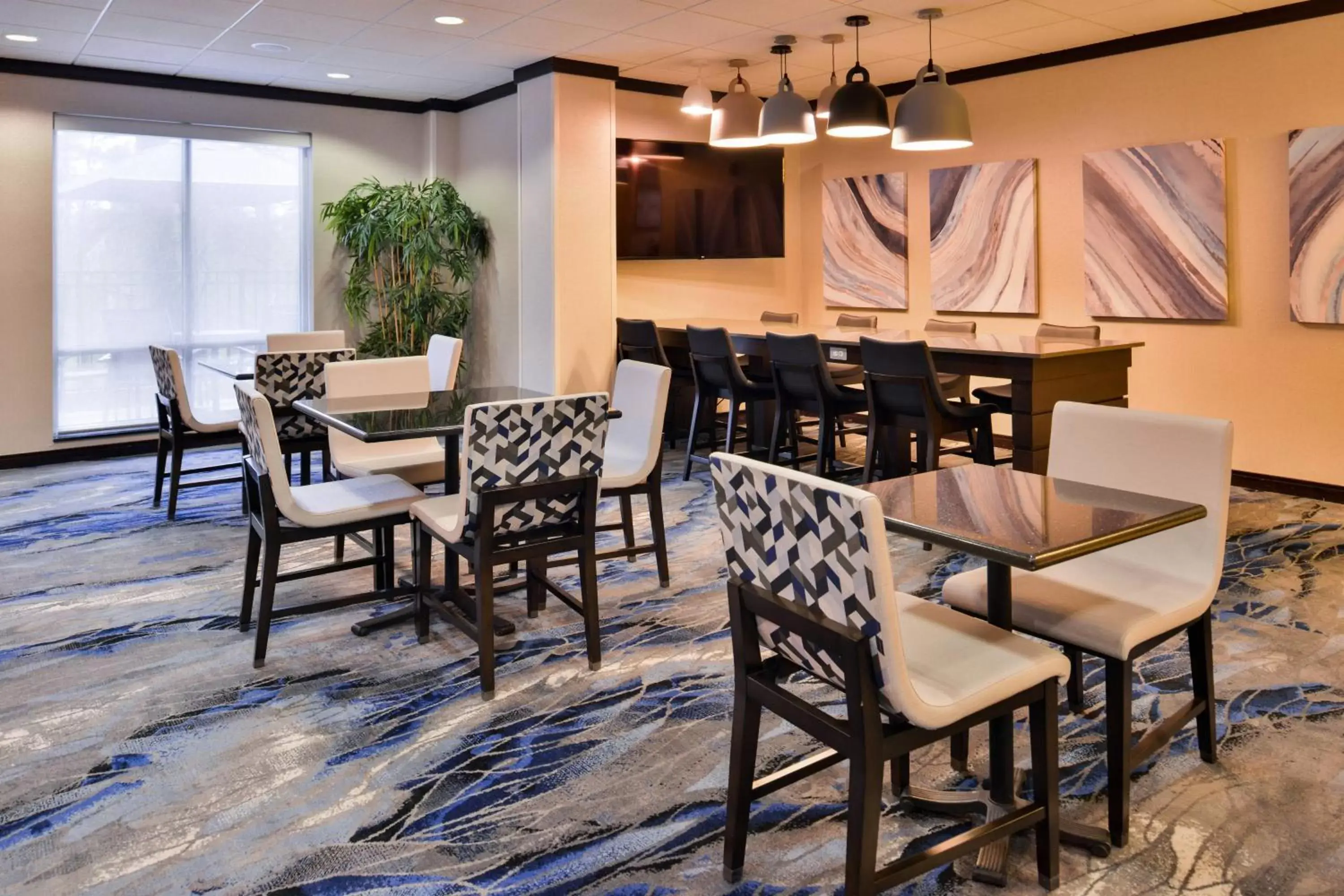 Breakfast, Restaurant/Places to Eat in Fairfield Inn & Suites Raleigh-Durham Airport/Brier Creek