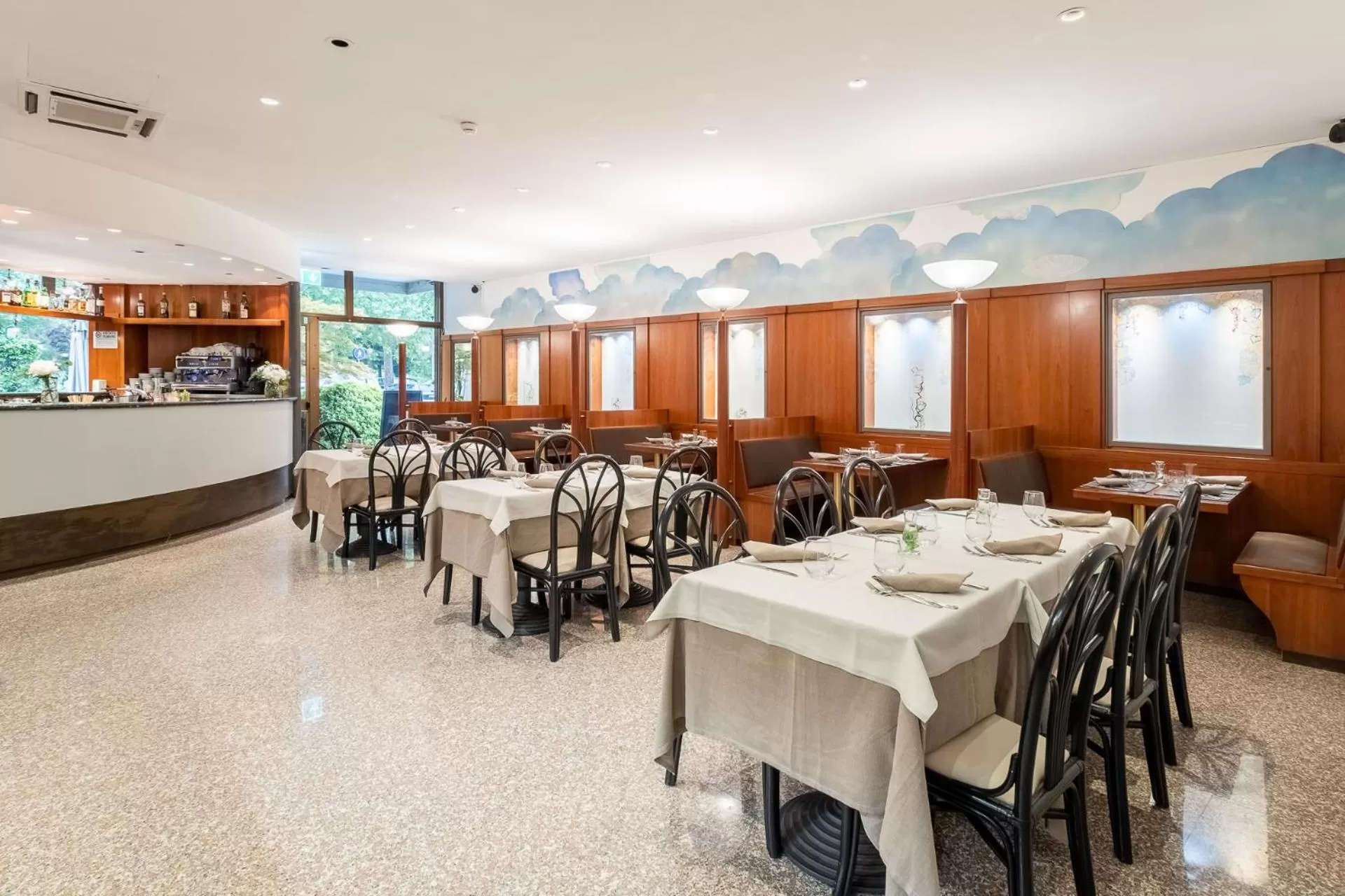 Restaurant/places to eat in SHG Hotel Bologna