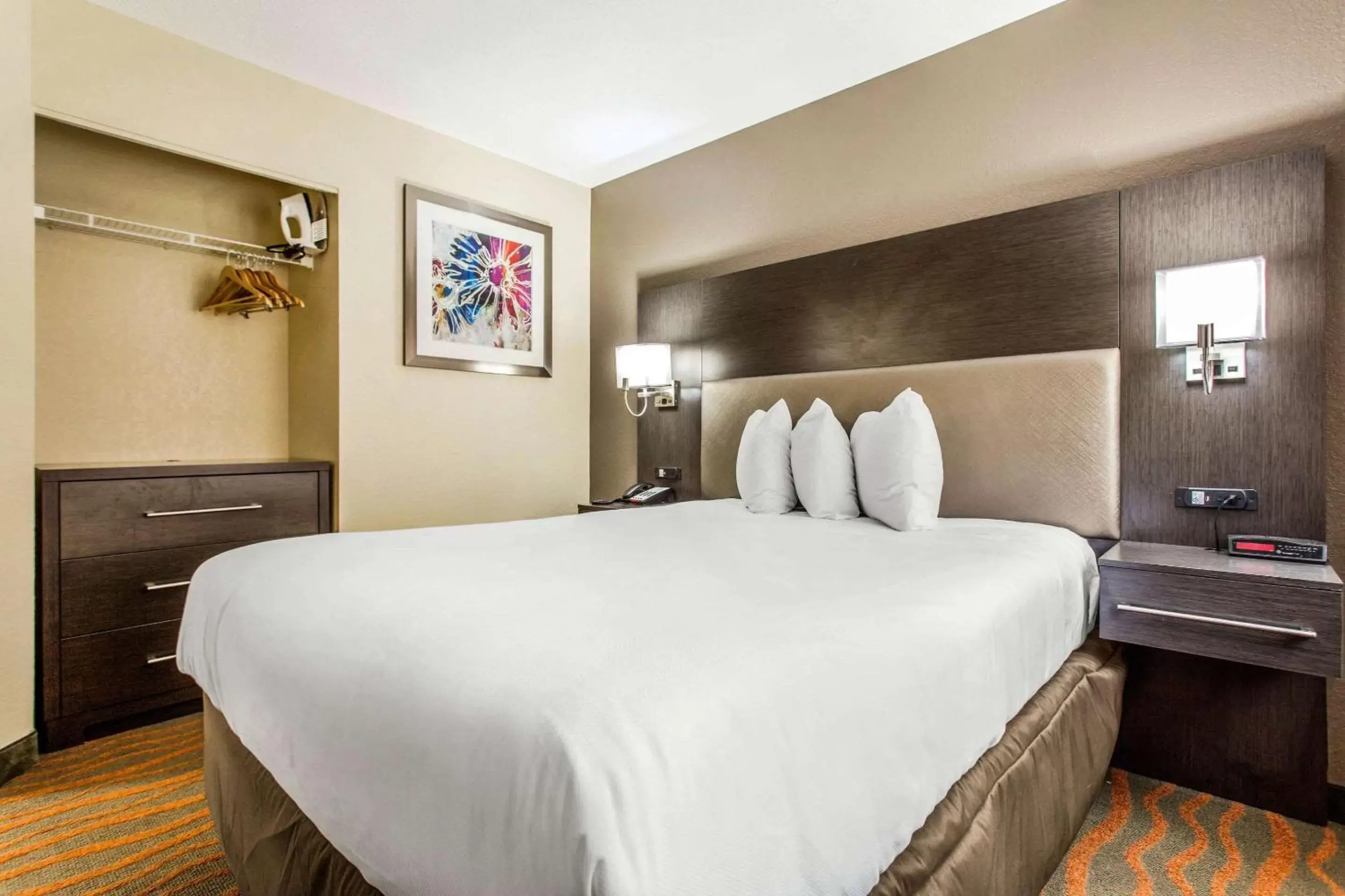 Photo of the whole room, Bed in MainStay Suites Greenville Airport