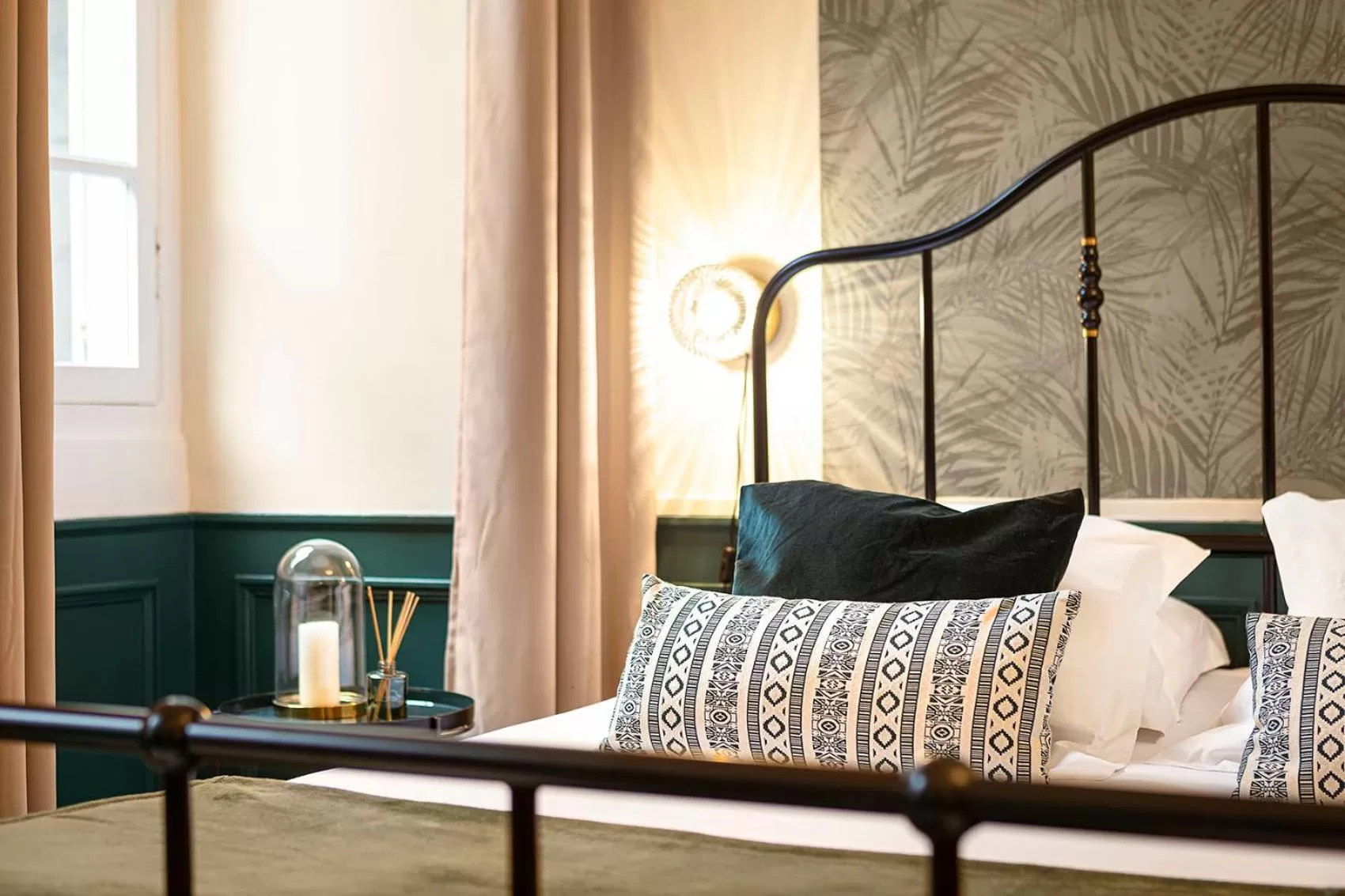 Bedroom, Bed in Les Suites de Sautet