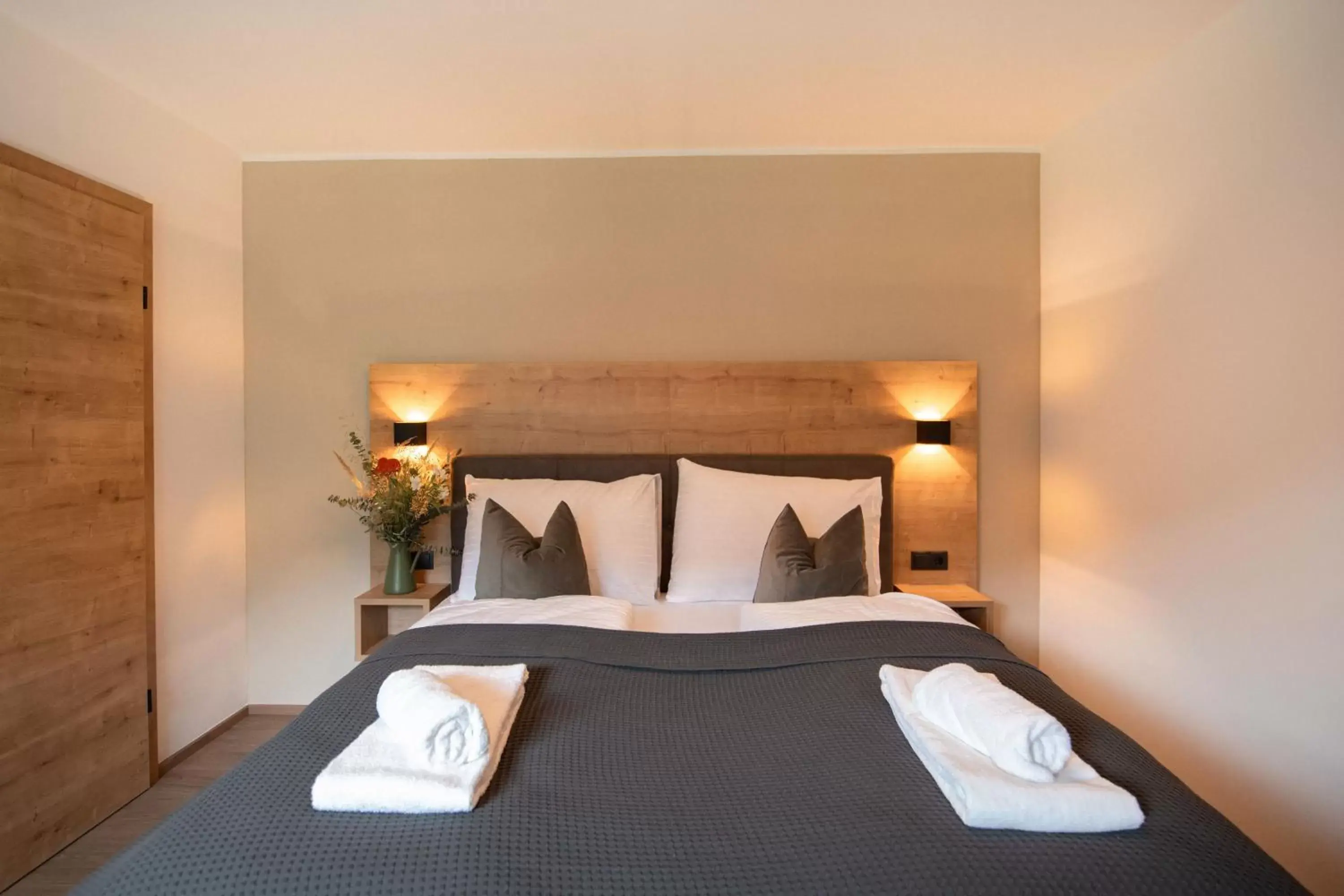 Superior Suite with Mountain View in Das Lenz by Inncomer Superior Suite with Mountain View in Das Lenz by Inncomer