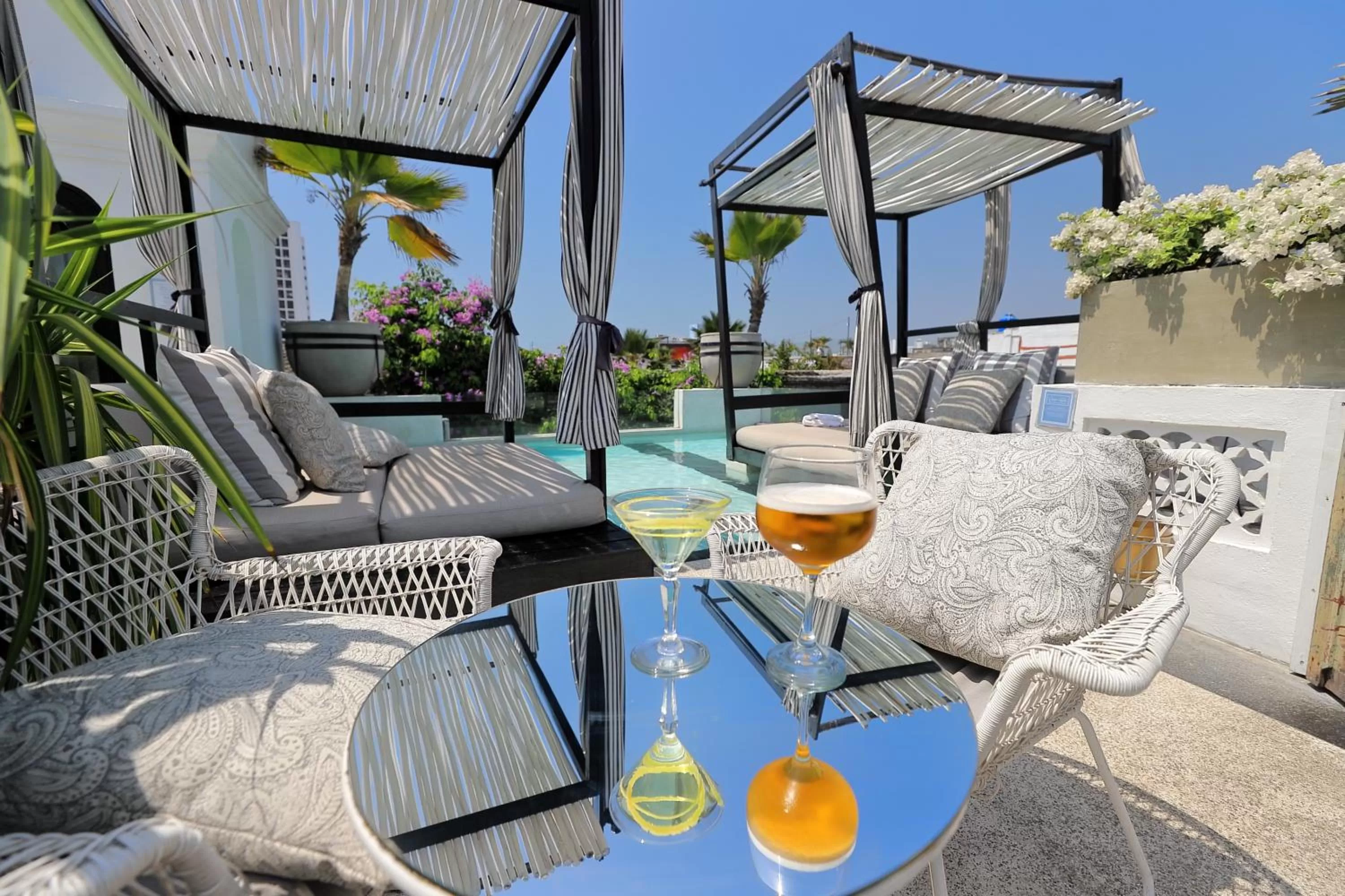 Lounge or bar in Hotel Casa Lola Deluxe Gallery