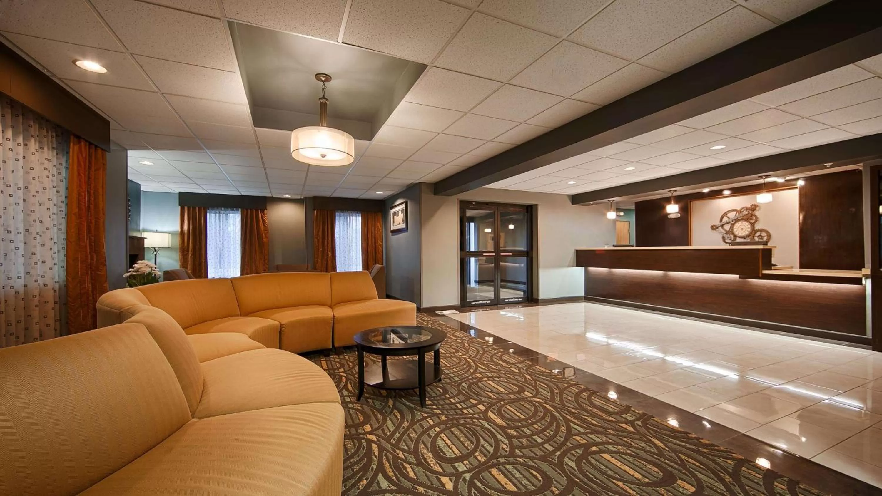 Lobby or reception in Best Western Plus Coldwater Hotel