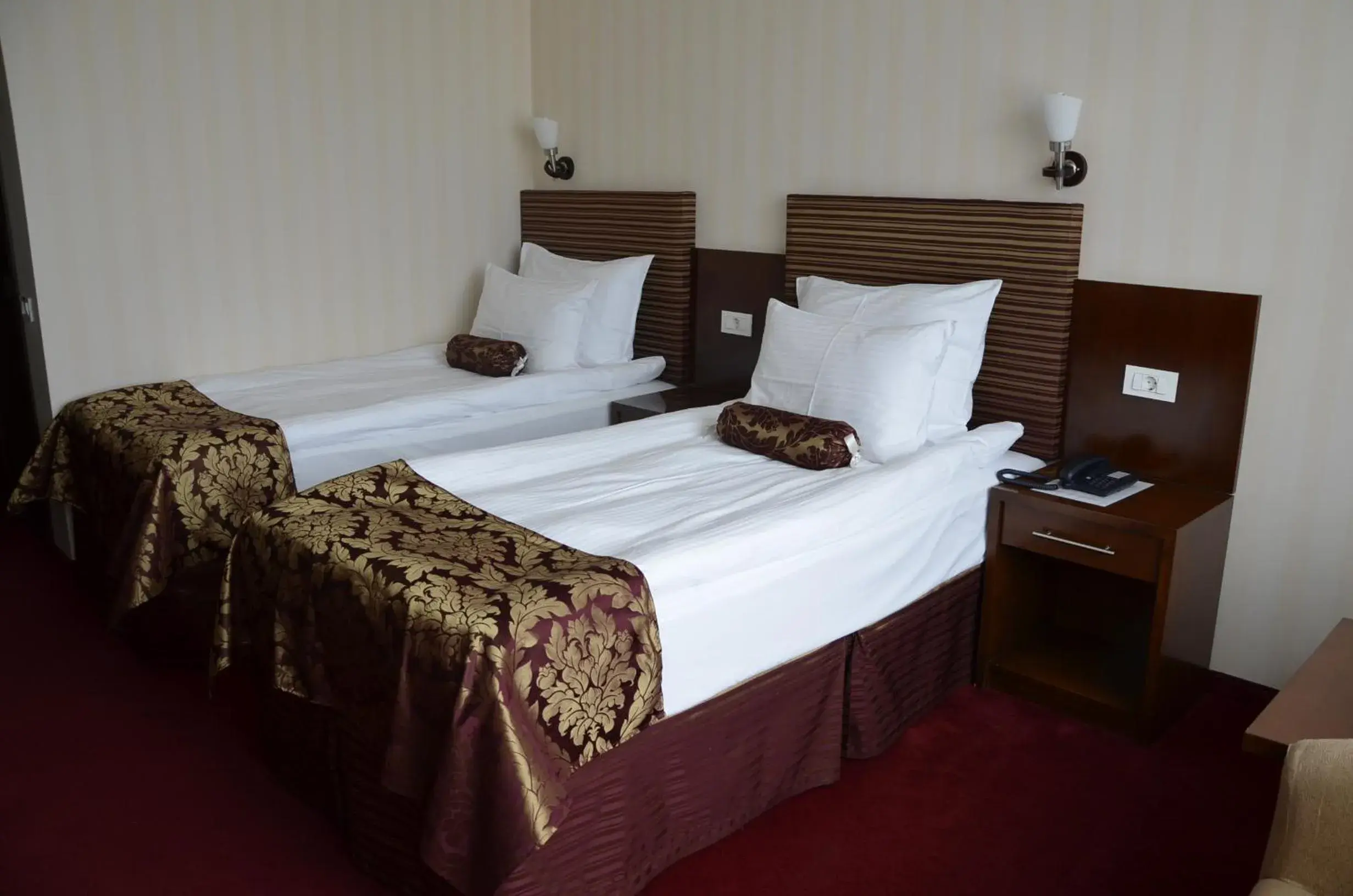Photo of the whole room, Bed in Grand Hotel Napoca