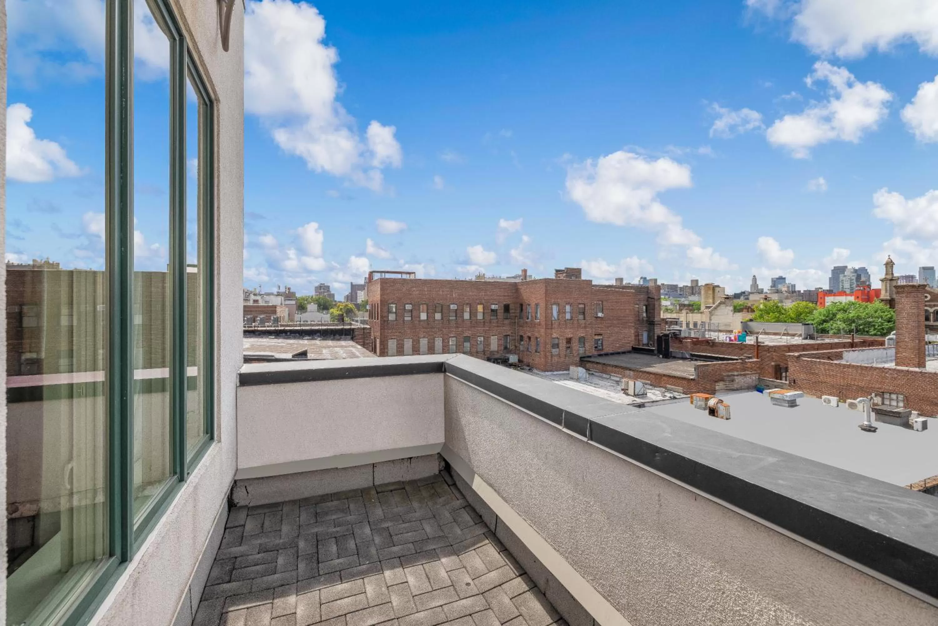 Balcony/Terrace in Aura Hotel Brooklyn