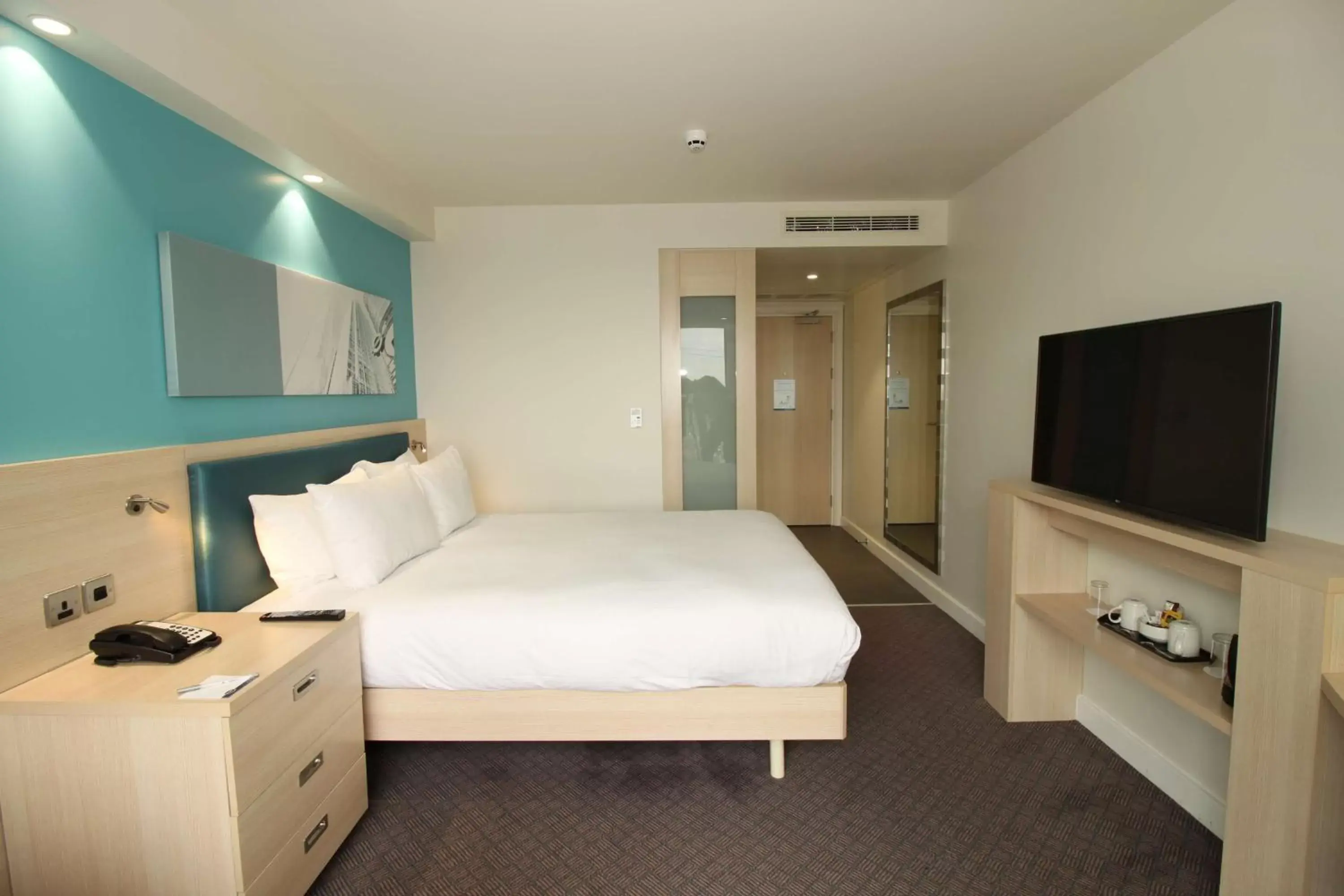 Bedroom, Bed in Hampton By Hilton London Docklands